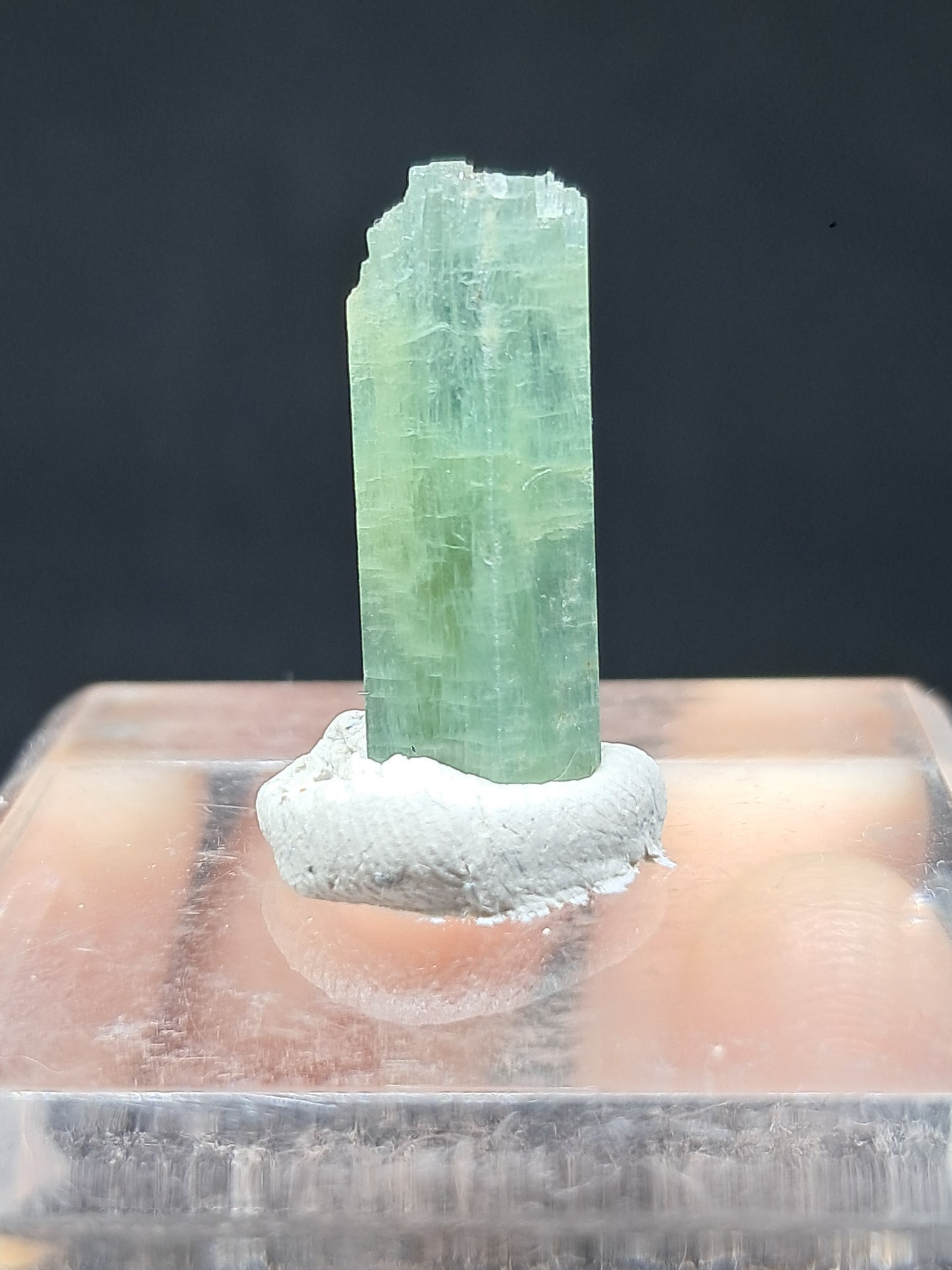 Aguamarina (Karur) Cristal hexagonal en bruto | Ejemplar mineral n.° AQM23