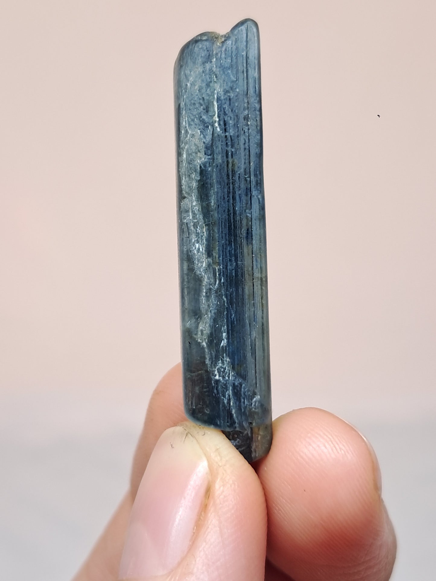 Piedra natural cianita azul (Nepal) n.° KY23