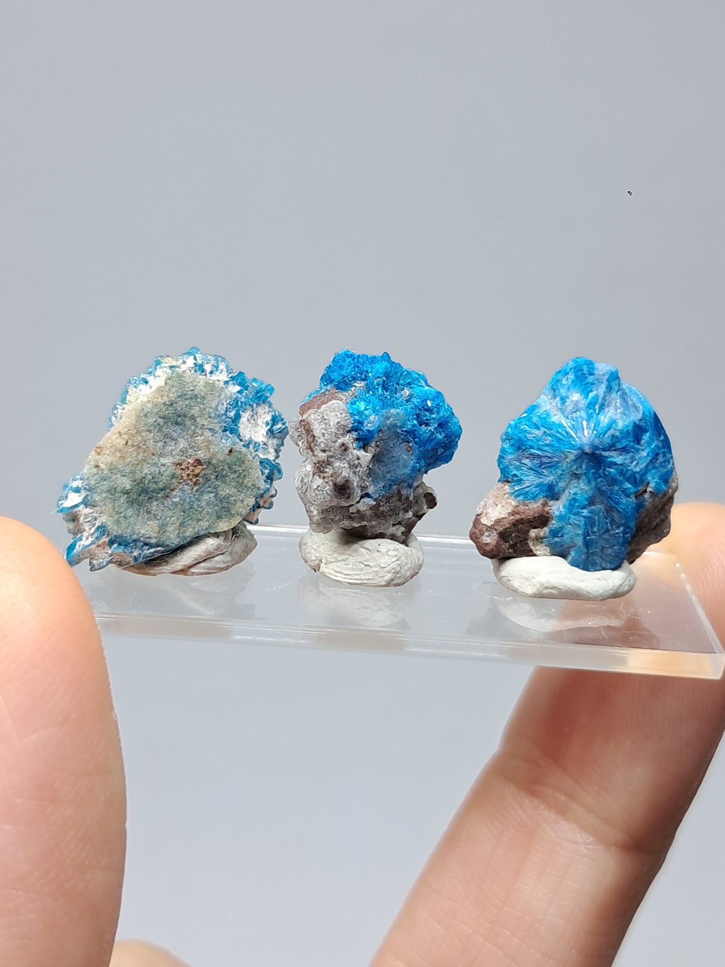 Conjunto de 3 pentagonitas en matriz (wagholi) en bruto | Cristal natural | Ejemplar mineral raro n.° CV43