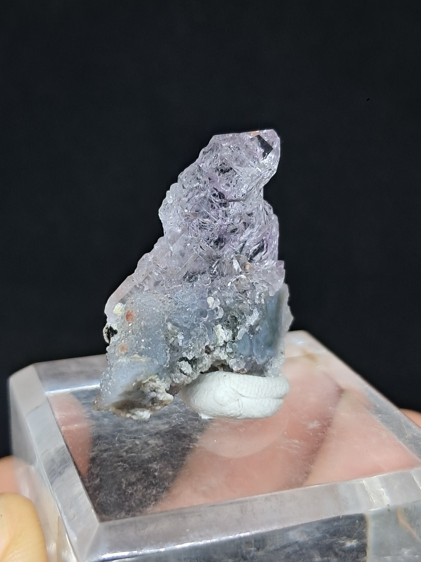 Cúmulo de cetro de amatista sobre matriz de calcedonia (Karur) | Piedra natural | Ejemplar mineral n.° KA71