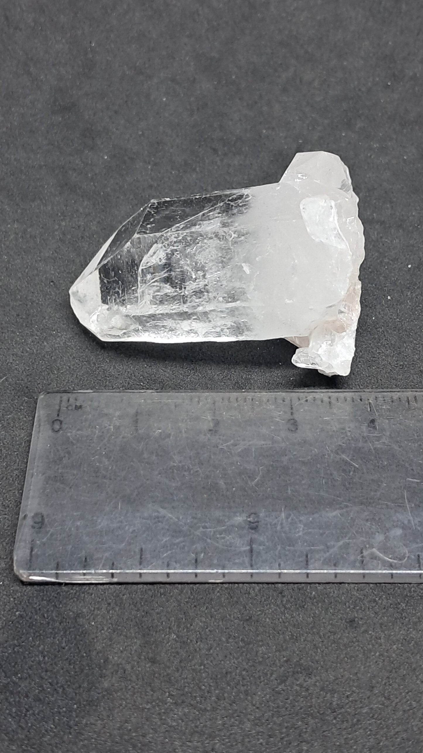 Punta autoportante de cuarzo del Himalaya | Cristal natural | Ejemplar mineral n.° CH76