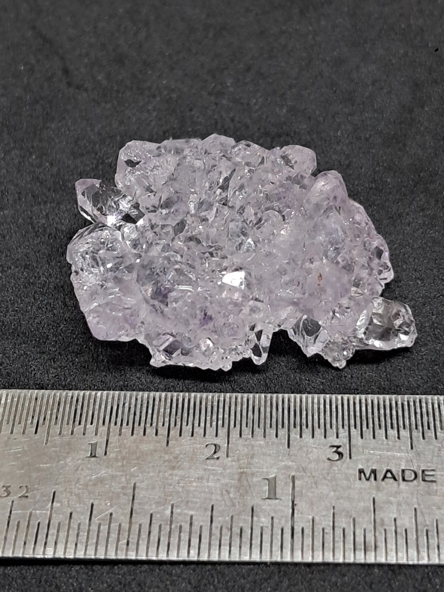 Amatista en racimo (Karur) Cristal de cuarzo lavanda brillante | Piedra natural | Ejemplar mineral n.° KA79