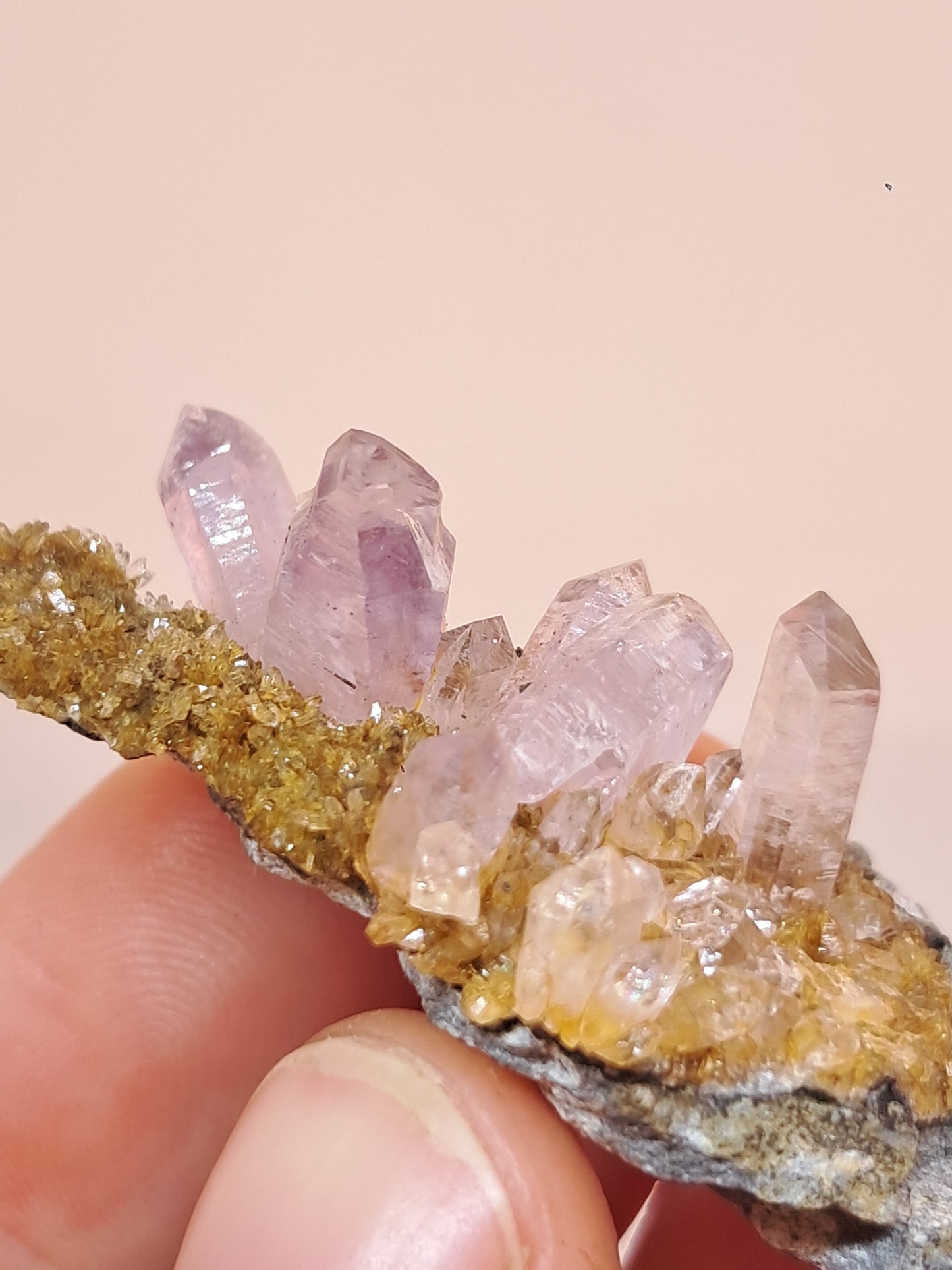 Cristales de amatista de Veracruz en matriz (México) | Cúmulo natural | Ejemplar mineral n.° VA21