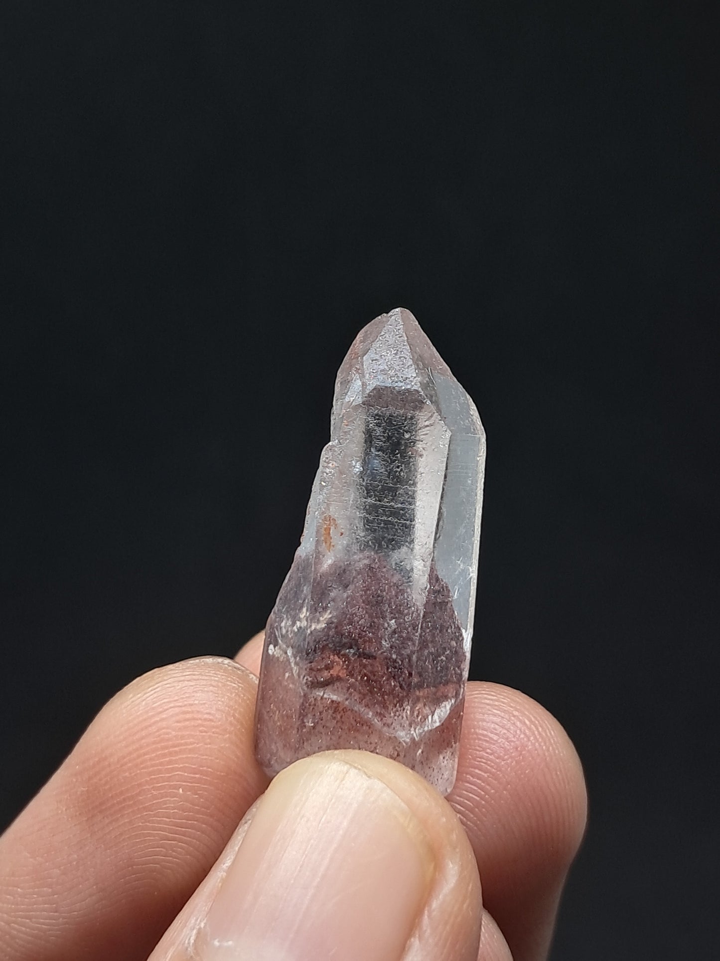 Punta de cristal natural de cuarzo fantasma hematita (Telangana) | Ejemplar mineral n.° HPQ30