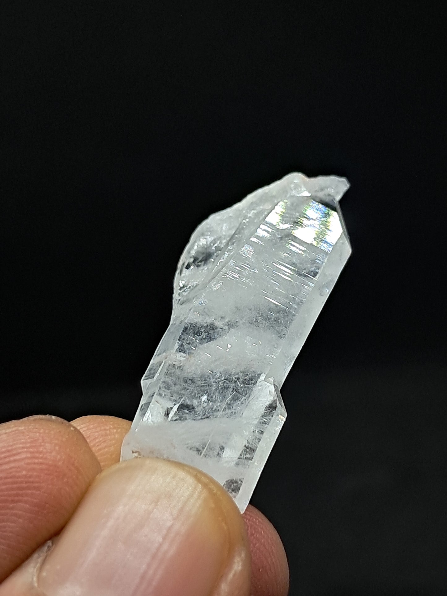 Cristal de cuarzo transparente Faden (Santander, Colombia) Punta natural | Ejemplar mineral n.° COQ32