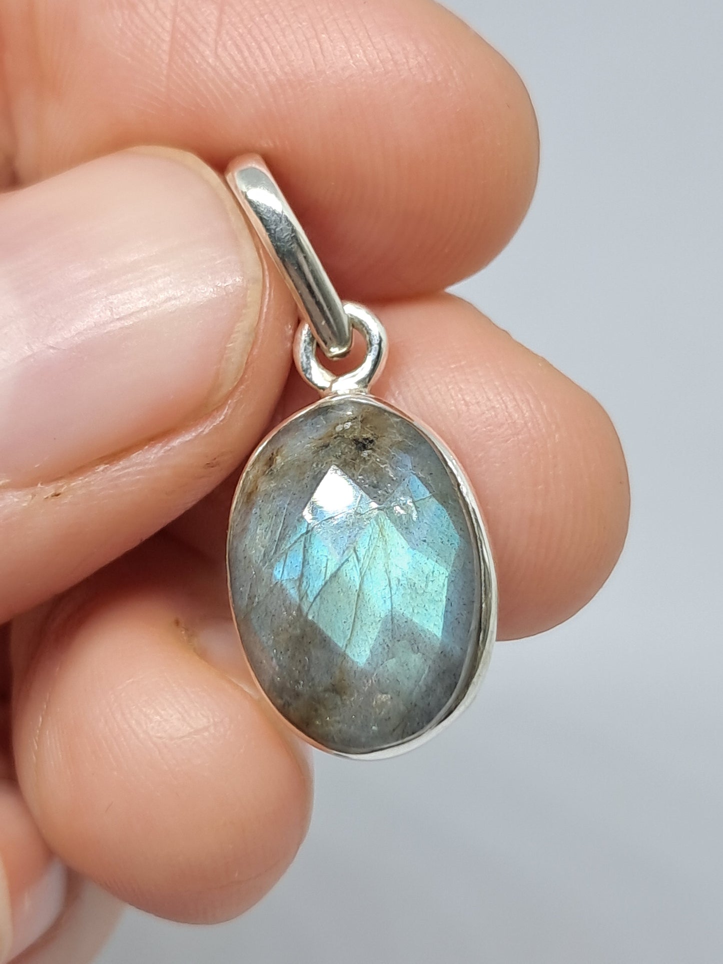Faceted Blue Labradorite Silver Pendant | Jewelry | Necklace