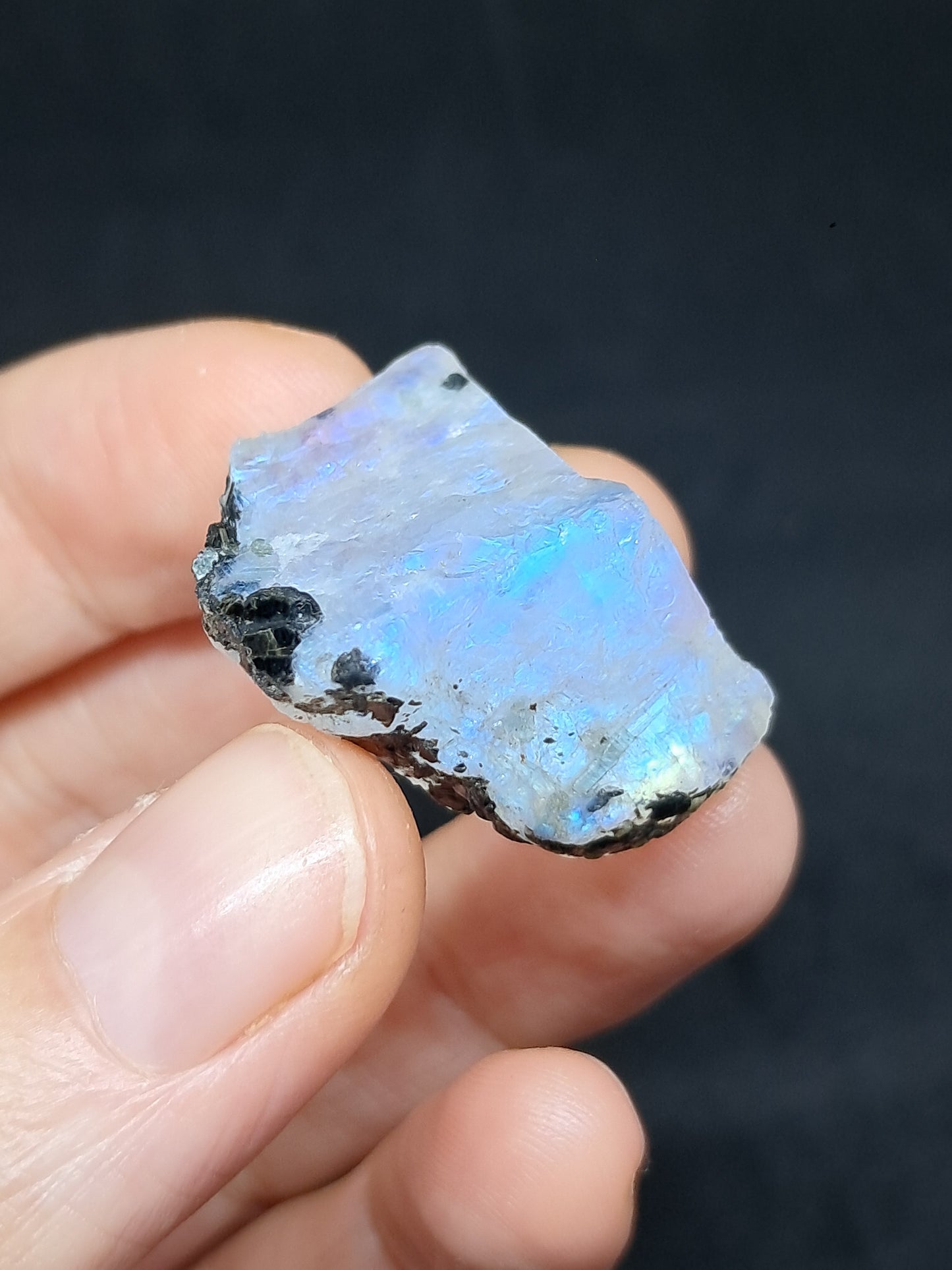 Piedra lunar arcoíris de alta calidad (Odisha) en bruto | Roca natural n.° MN12