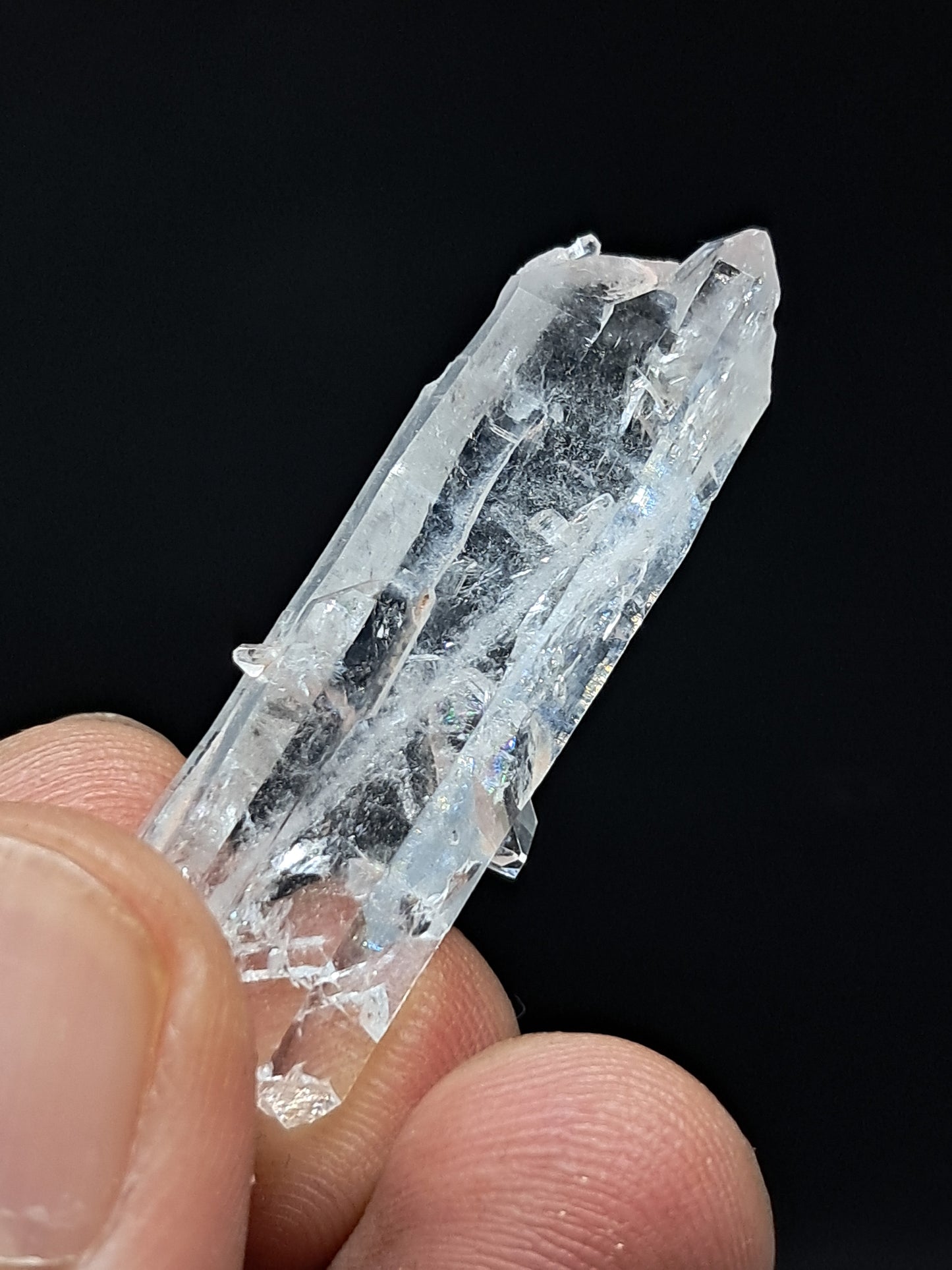 Cristal de cuarzo transparente Faden (Santander, Colombia) Punta natural | Ejemplar mineral n.° COQ33