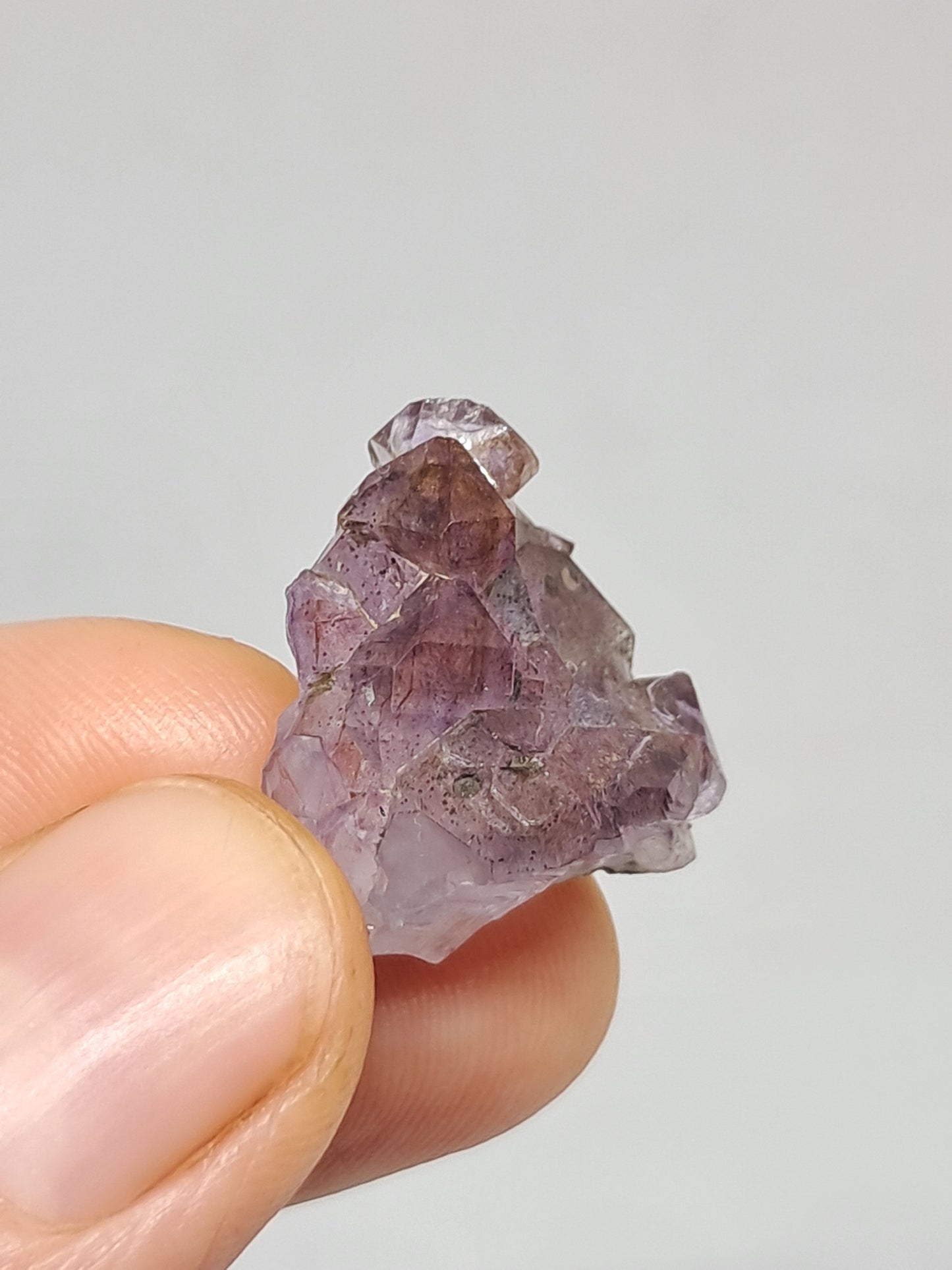 Amatista Elestial Super Seven (Karur) | Cúmulo de cristales en bruto | Piedra natural | Ejemplar mineral n.° KA137