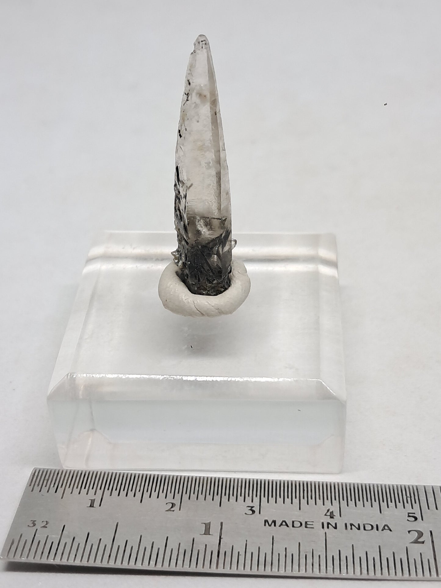 Punta de cristal de cuarzo turmalinado (karur), piedra natural | Ejemplar mineral n.° TQ27