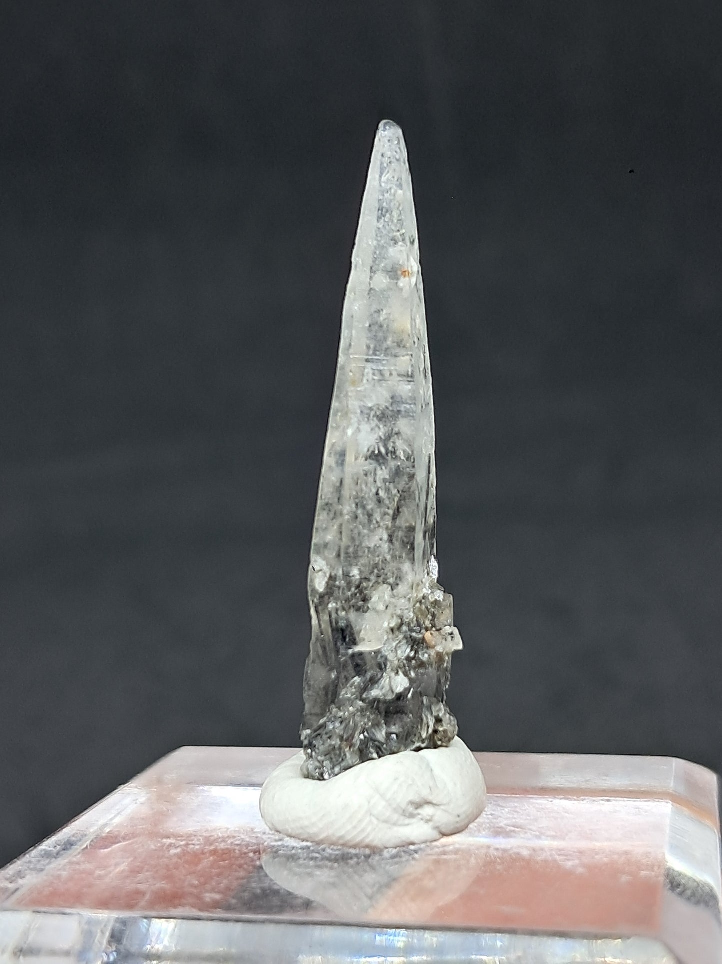 Punta de cristal de cuarzo turmalinado (karur), piedra natural | Ejemplar mineral n.° TQ27