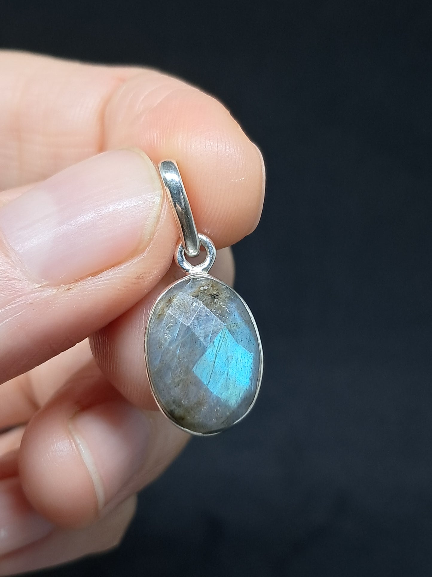 Faceted Blue Labradorite Silver Pendant | Jewelry | Necklace