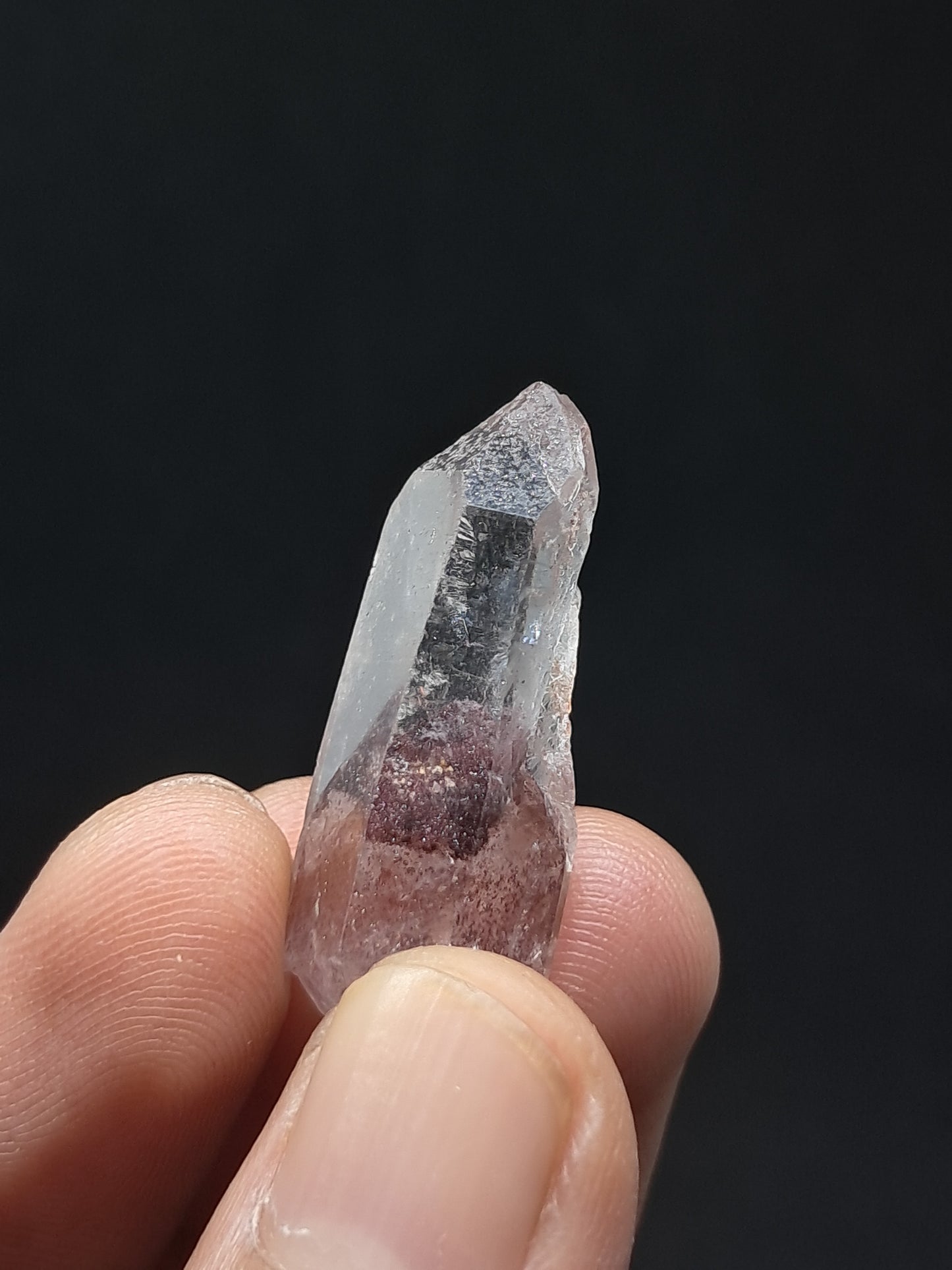 Punta de cristal natural de cuarzo fantasma hematita (Telangana) | Ejemplar mineral n.° HPQ30