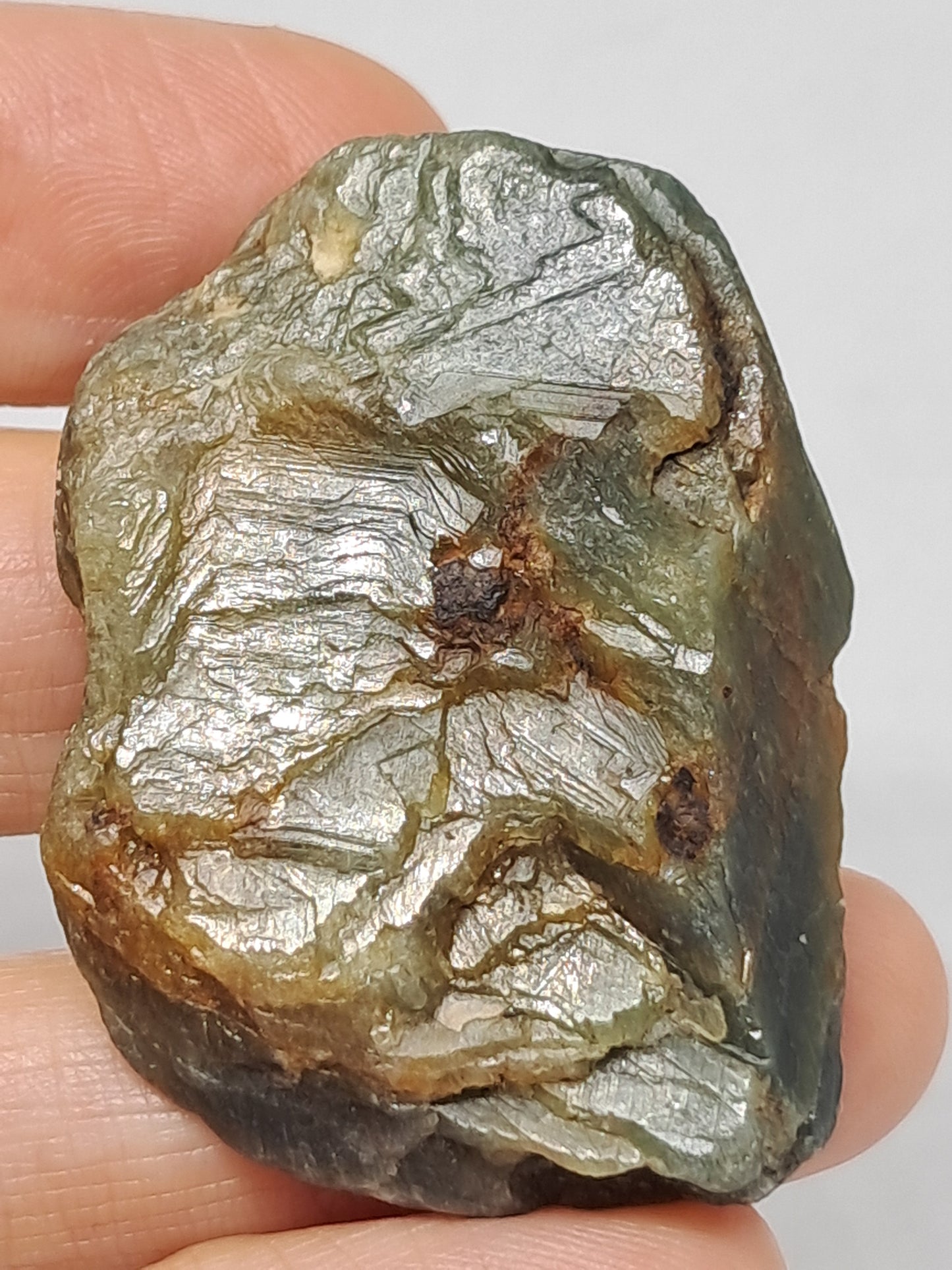 Rough Sapphire (Non-precious natural stone) #SP12
