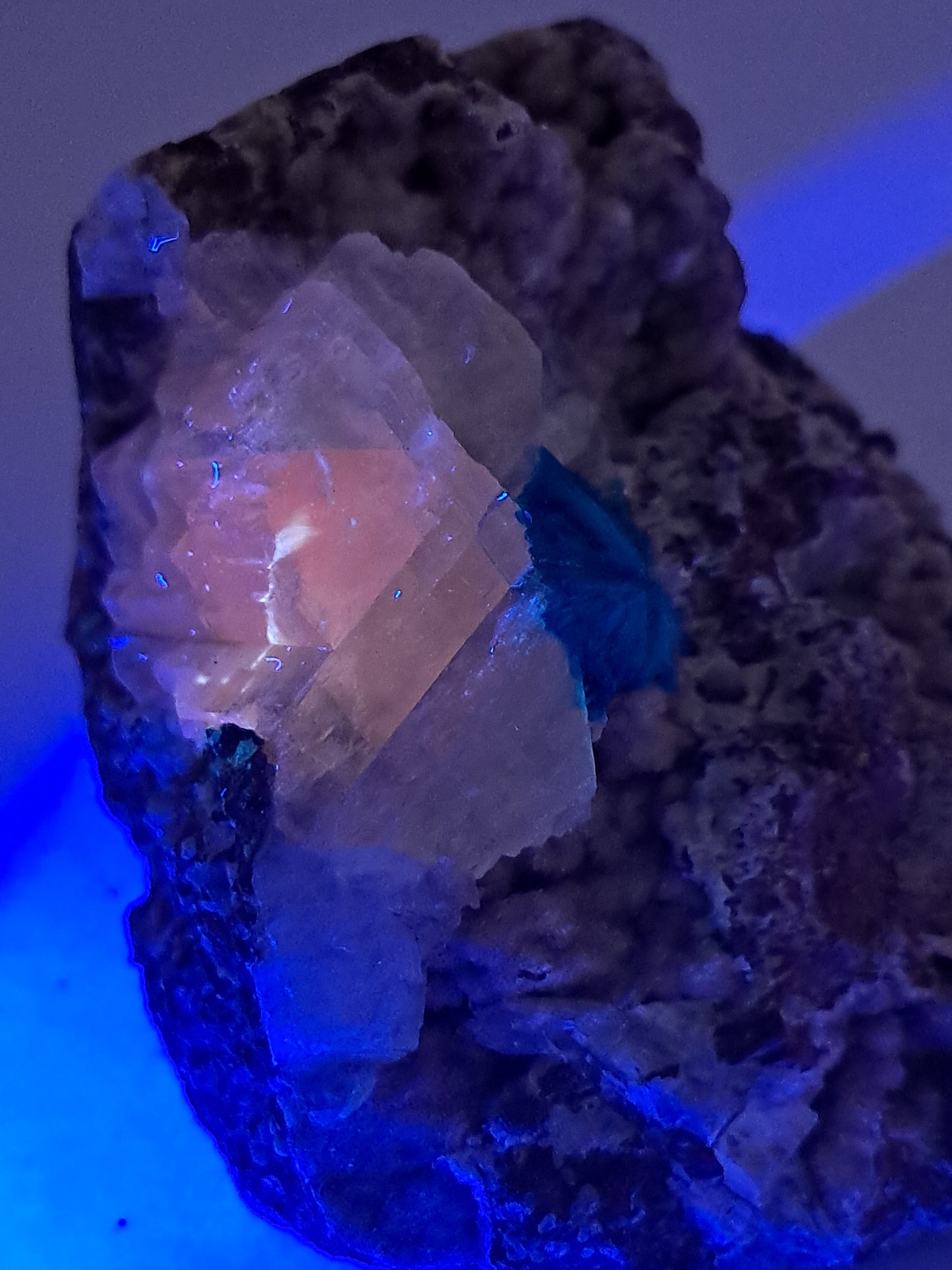 Cavansite and UV reactive Calcite on Heulandite (Non-precious) #CV28
