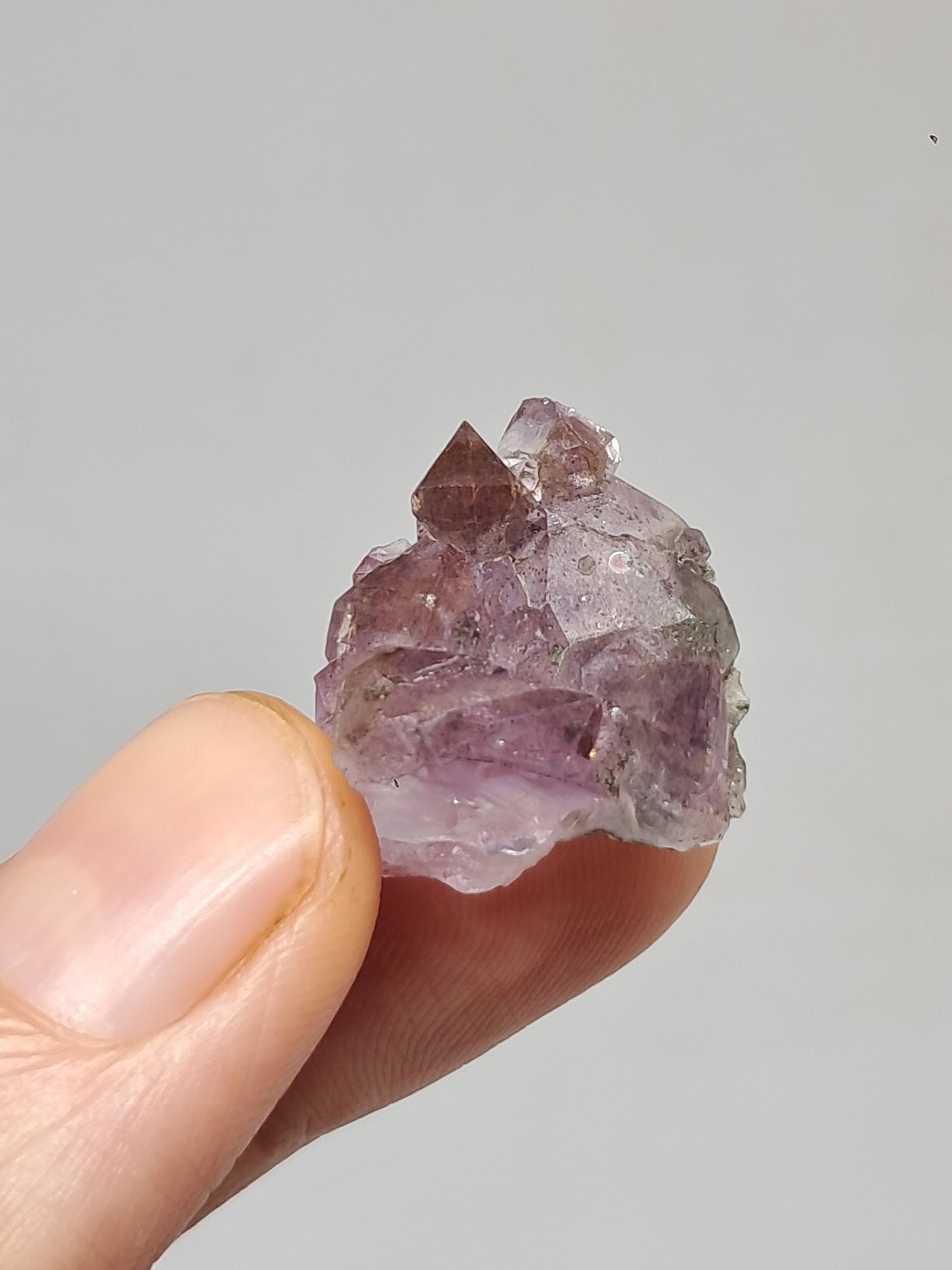 Amatista Elestial Super Seven (Karur) | Cúmulo de cristales en bruto | Piedra natural | Ejemplar mineral n.° KA137