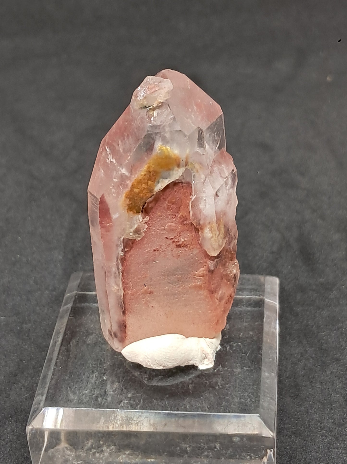 Punta de cristal natural de cuarzo fantasma hematita (Telangana) | Ejemplar mineral n.° HPQ15