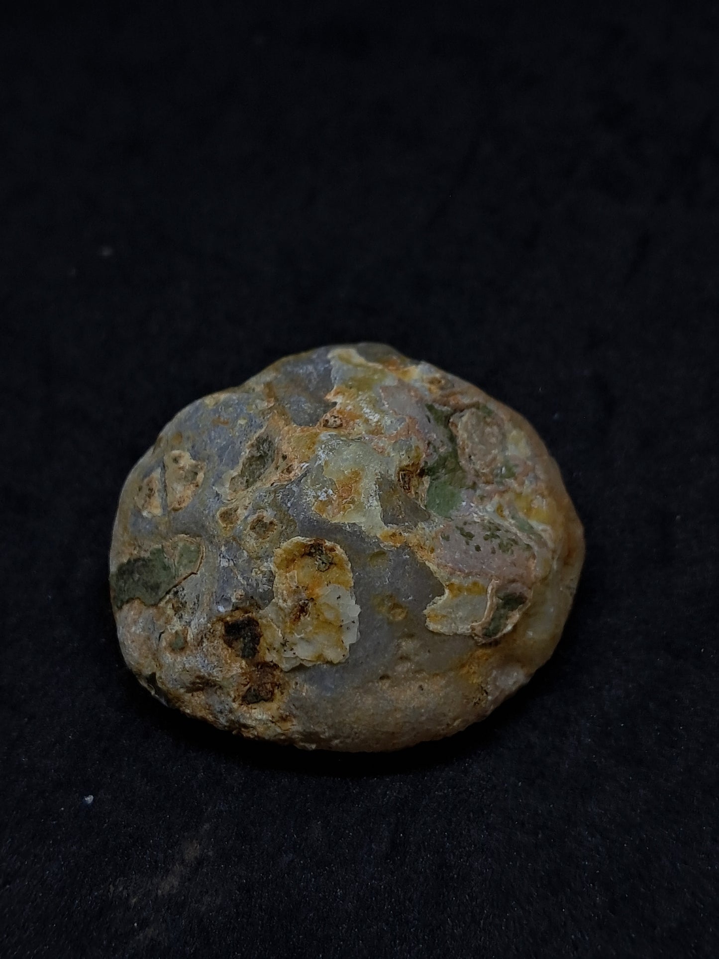 Quartz Geode with Fluorite balls #GD15 (Non-precious stone)