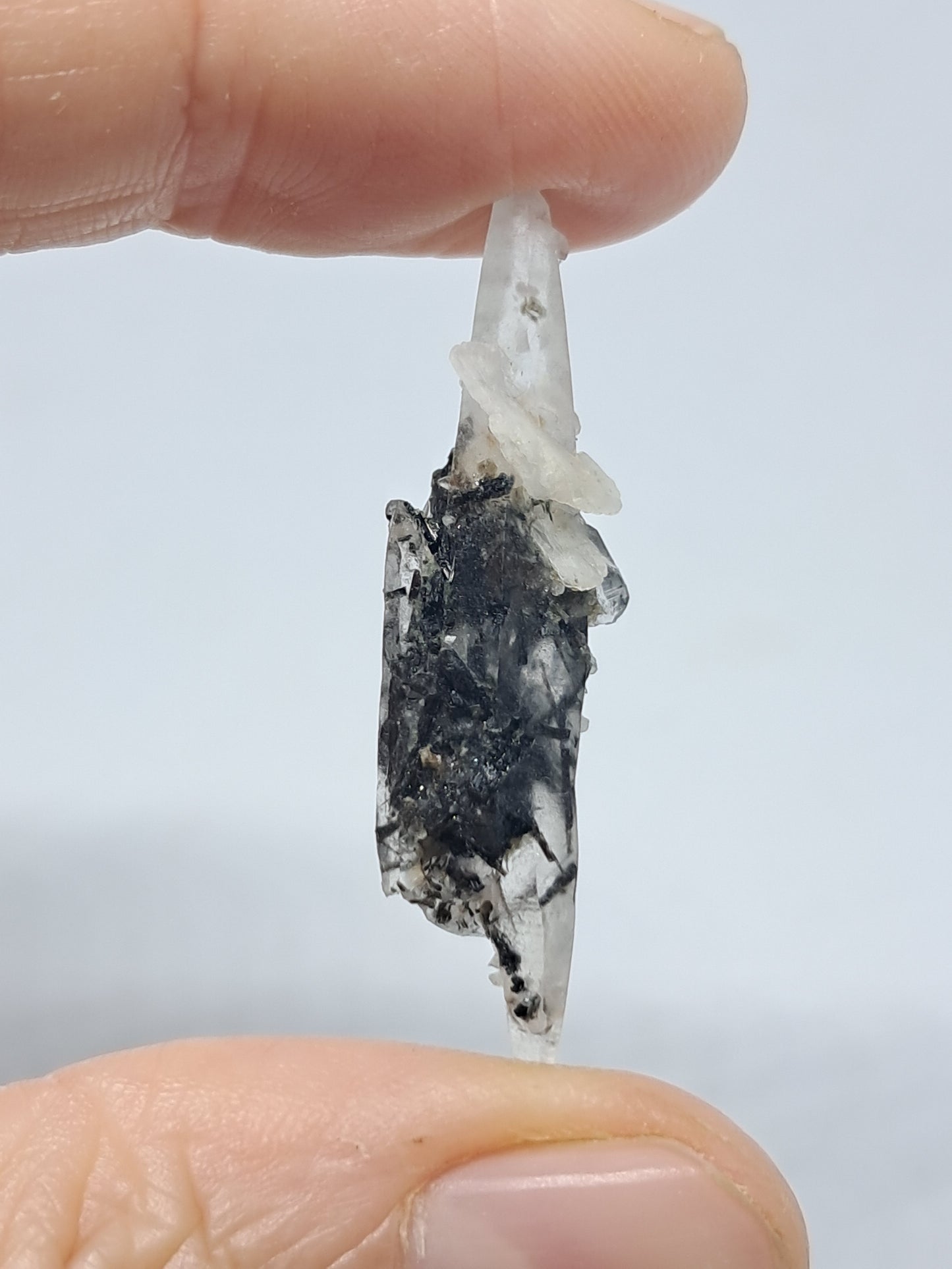 Tourmalinated Quartz biterminated point (Non-precious natural stone) #TQ16
