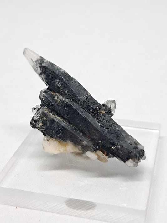Cúmulo de cristal de cuarzo turmalinado (karur) | Piedra natural | Ejemplar mineral n.° TQ22