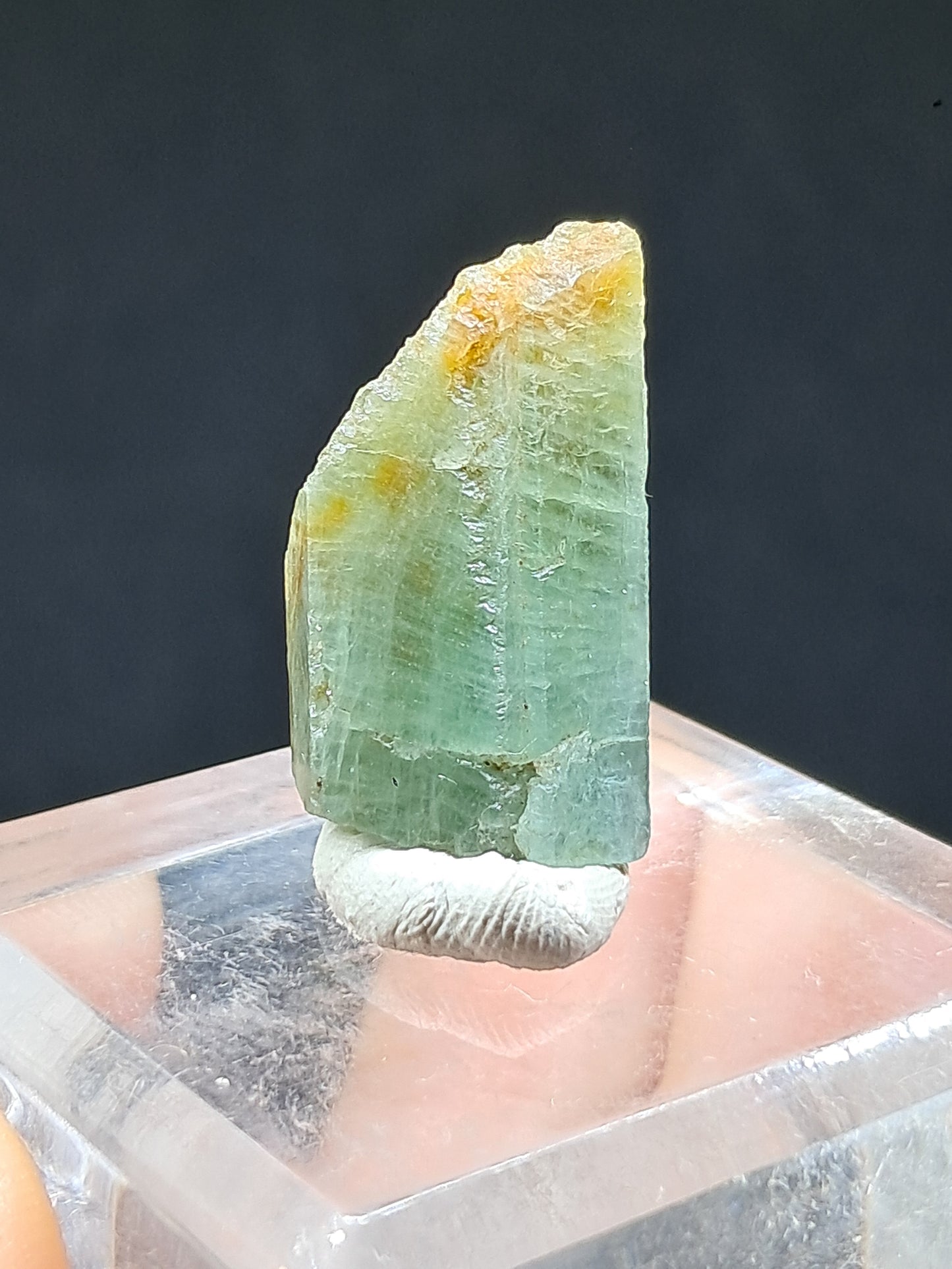 Aguamarina (Karur) Cristal hexagonal en bruto | Ejemplar mineral n.° AQM22