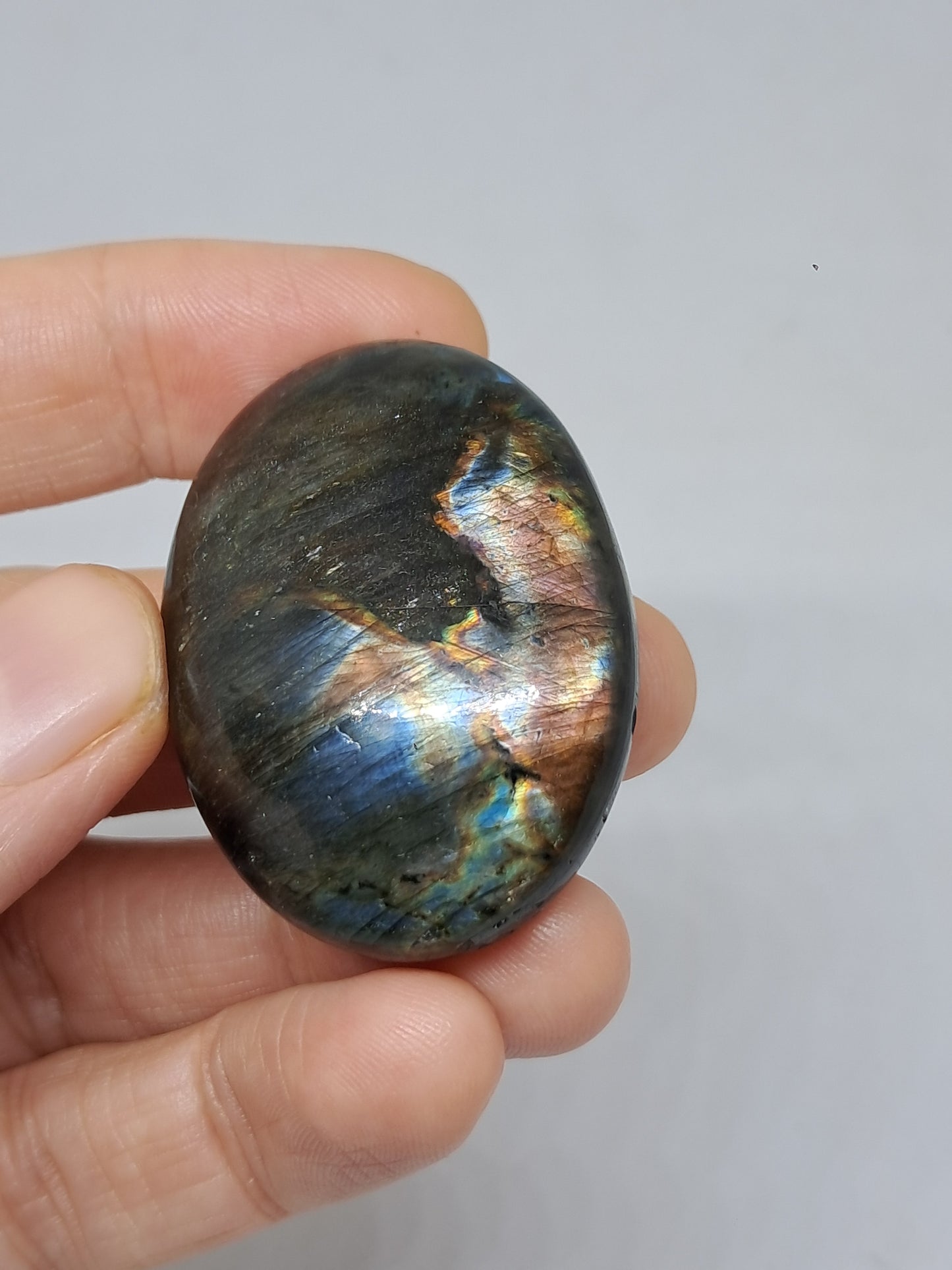 Labradorite Palmstone | Natural Polished Crystal Stone | Blue, Yellow, Pink Flash | Good Iridiscence #LB1