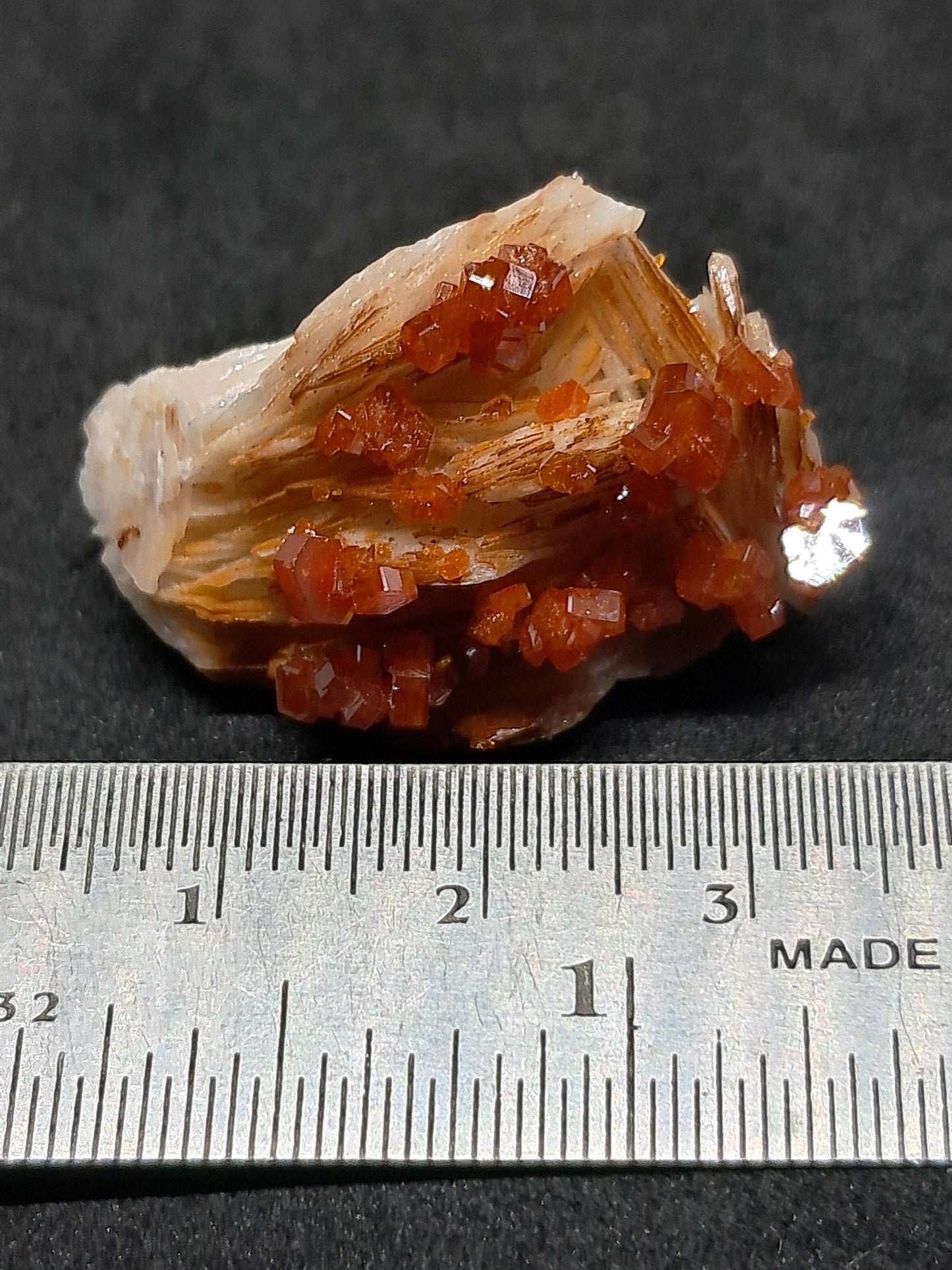High grade Vanadinite (Non-precious Natural Stone) #VD7