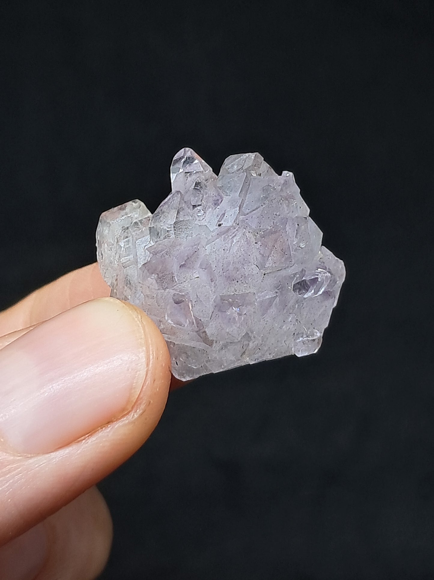 Amatista Elestial (Karur) | Cúmulo de cristales en bruto | Piedra natural | Ejemplar mineral n.° KA136