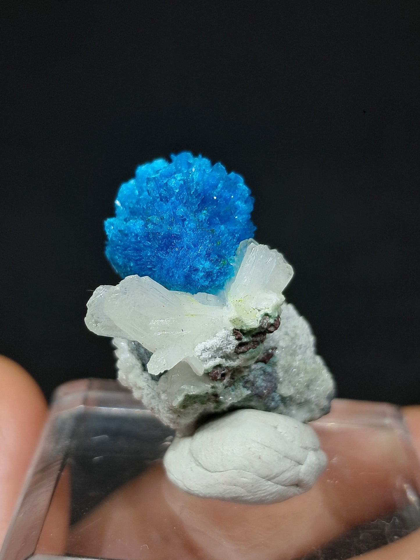 Pentagonita con estilbita sobre matriz de heulandita (wagholi), piedra en bruto | Cristal natural | Ejemplar mineral raro n.° CV27