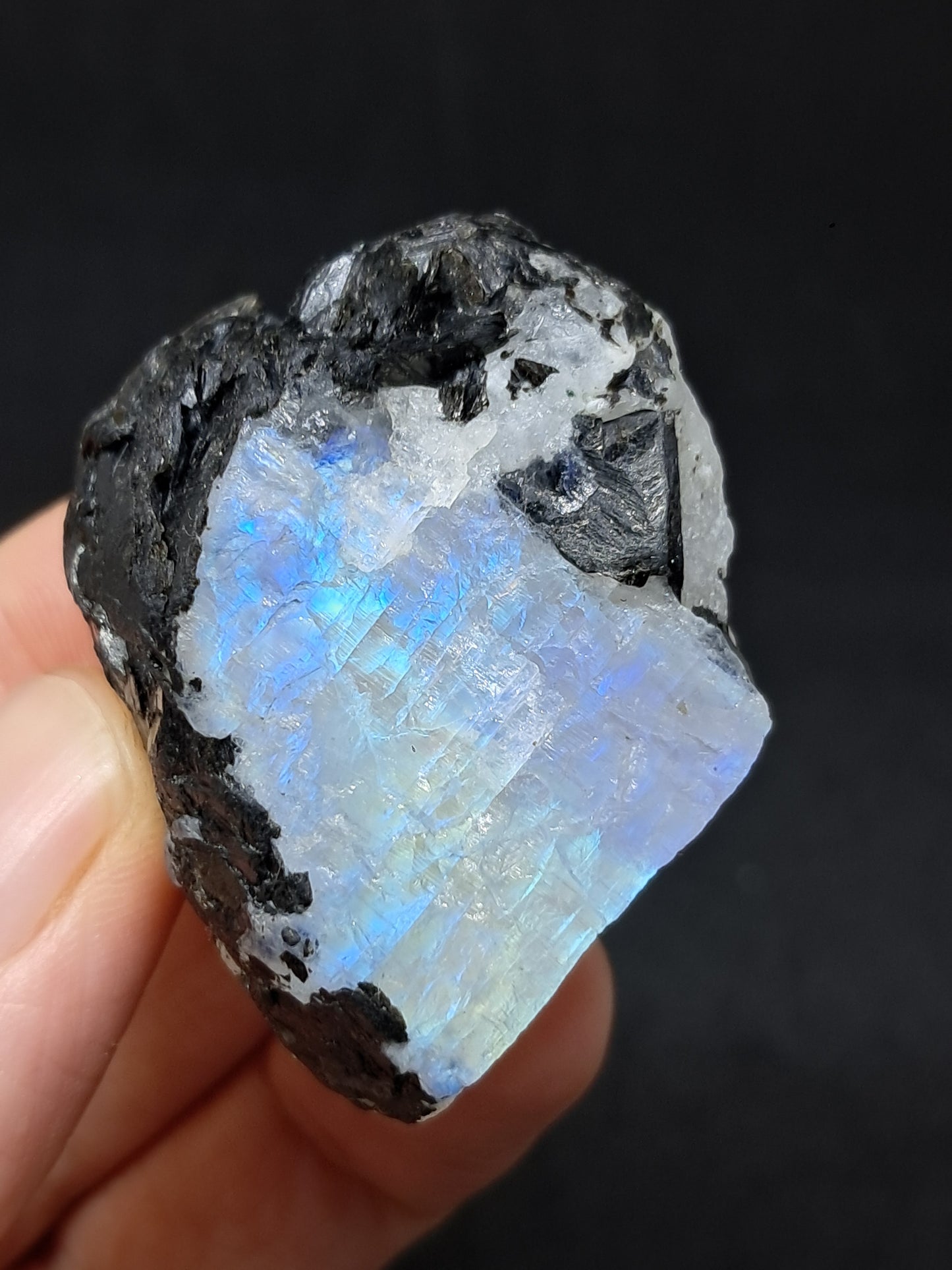 Piedra lunar arcoíris de alta calidad (Odisha) en bruto | Roca natural n.° MN11
