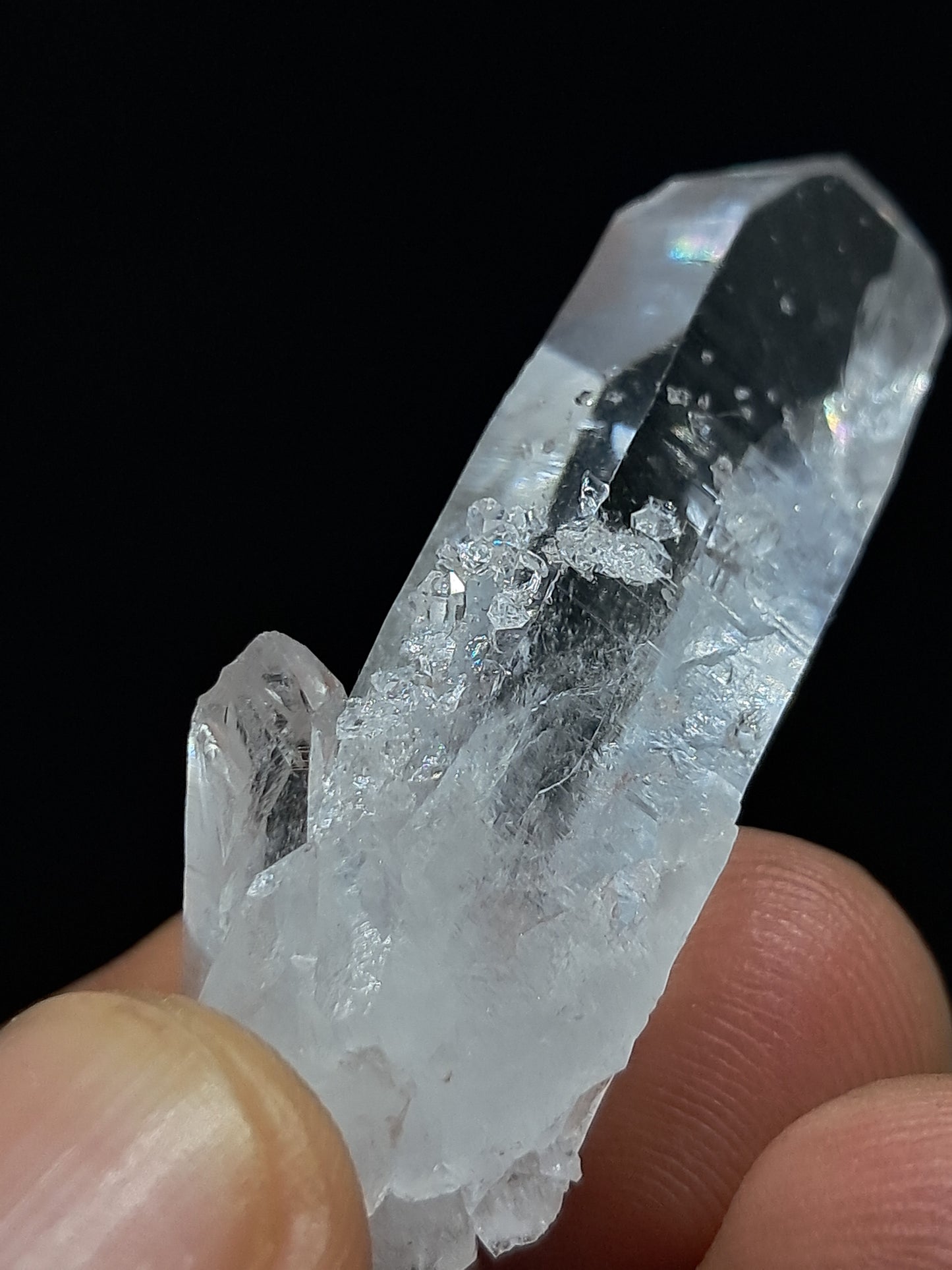 Punta natural de cuarzo transparente entrecruzado (Santander, Colombia) | Ejemplar mineral n.° COQ8