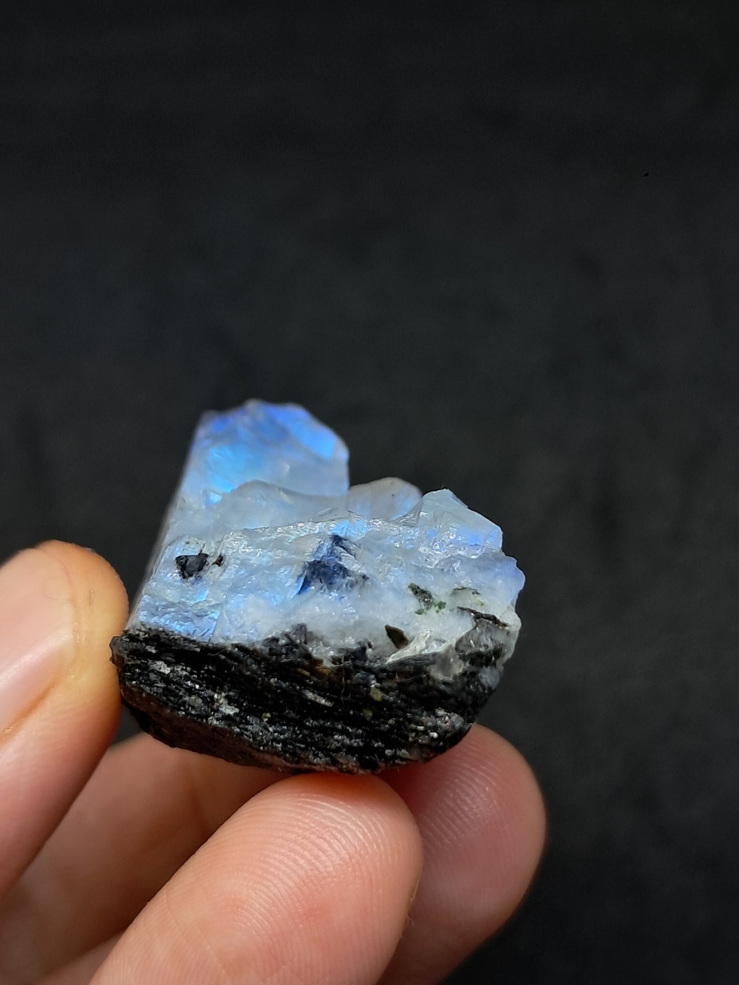 Piedra lunar arcoíris de alta calidad (Odisha) en bruto | Roca natural n.° MN9