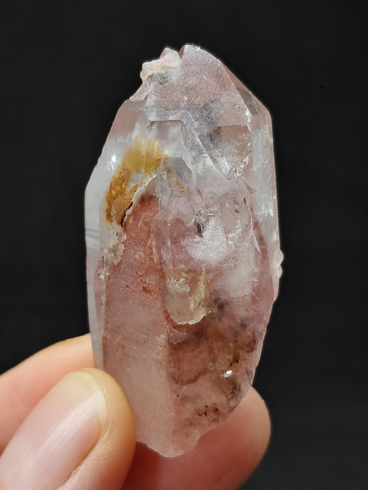Punta de cristal natural de cuarzo fantasma hematita (Telangana) | Ejemplar mineral n.° HPQ15