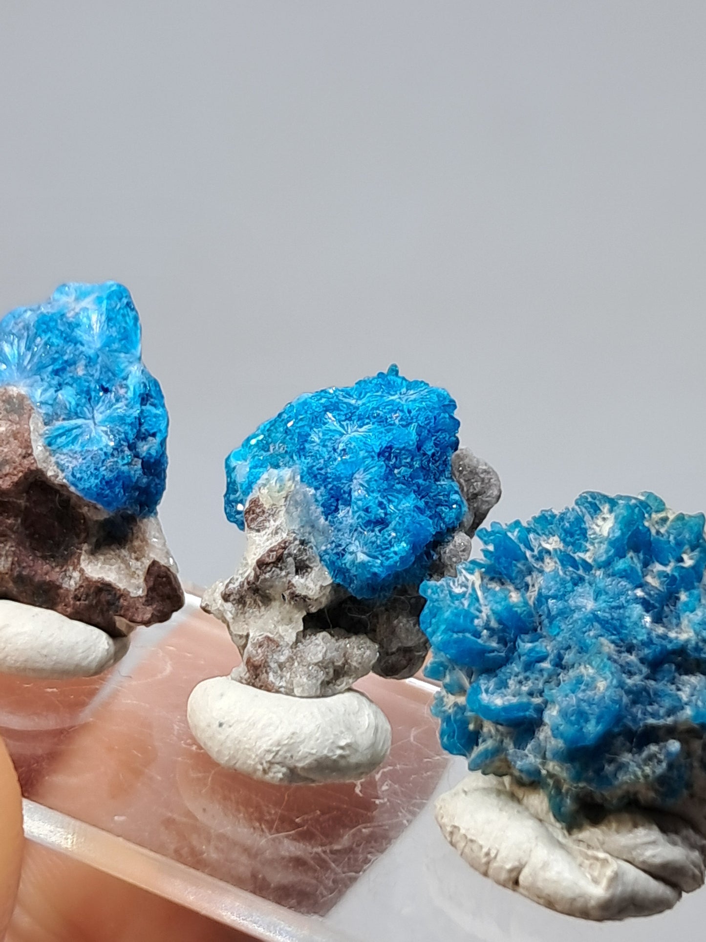 Conjunto de 3 pentagonitas en matriz (wagholi) en bruto | Cristal natural | Ejemplar mineral raro n.° CV43