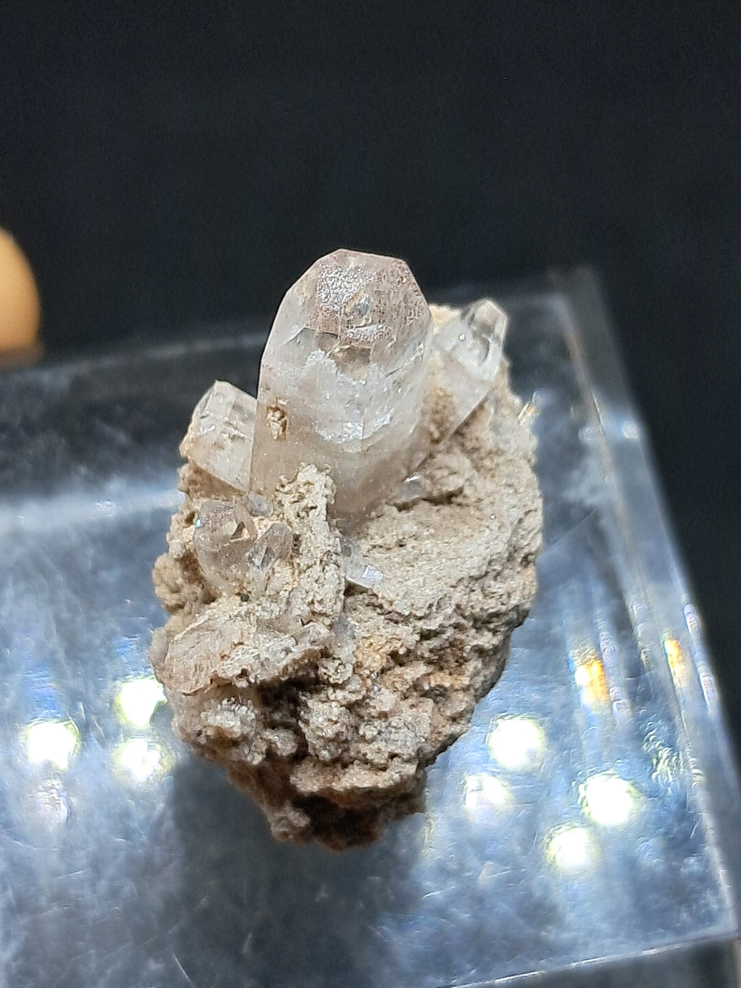 Cristal de topacio blanco natural en matriz (México), piedra preciosa rara | Ejemplar mineral n.° TPZ4