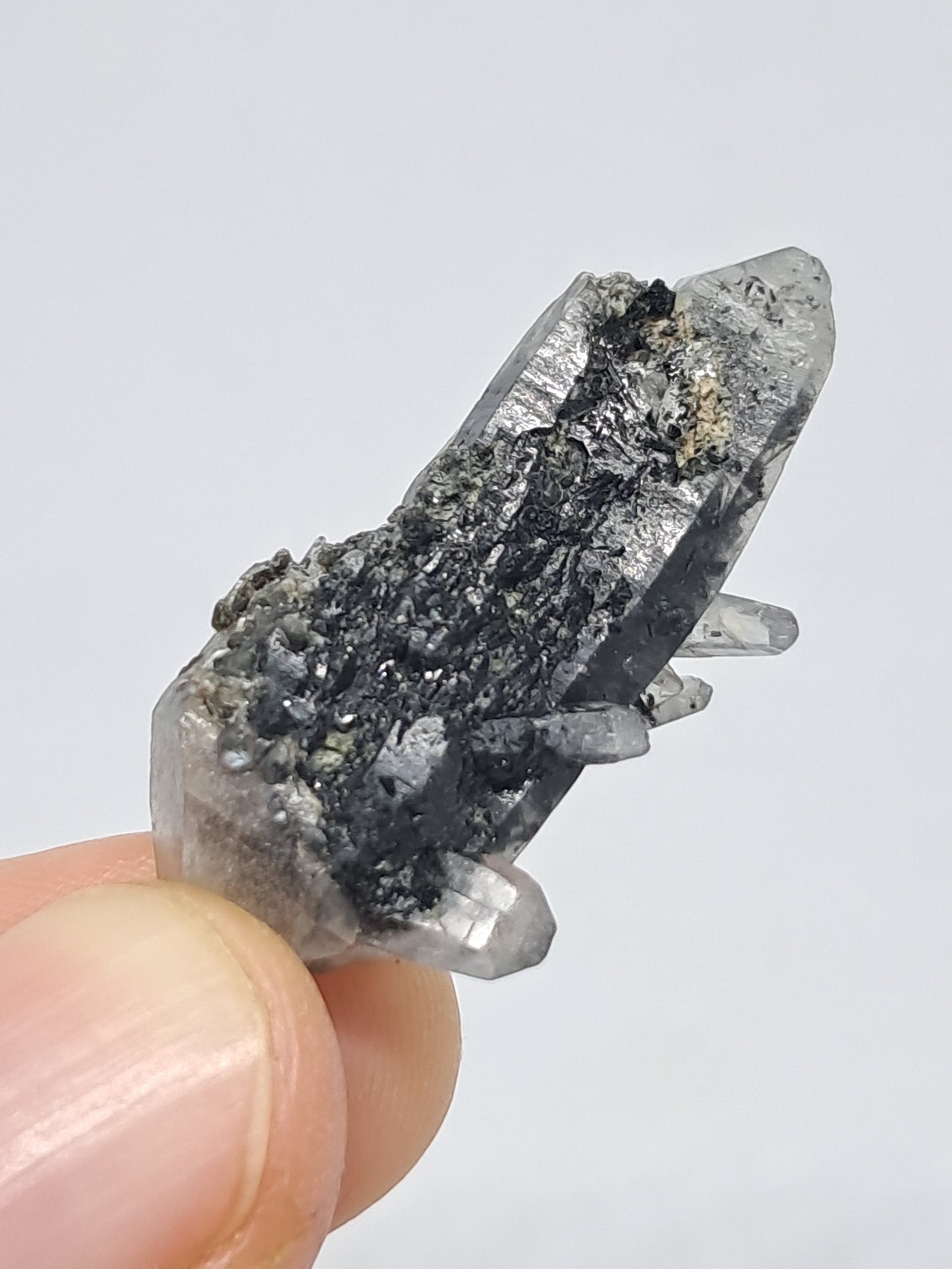 Tourmalinated Quartz biterminated point (Non-precious natural stone) #TQ17