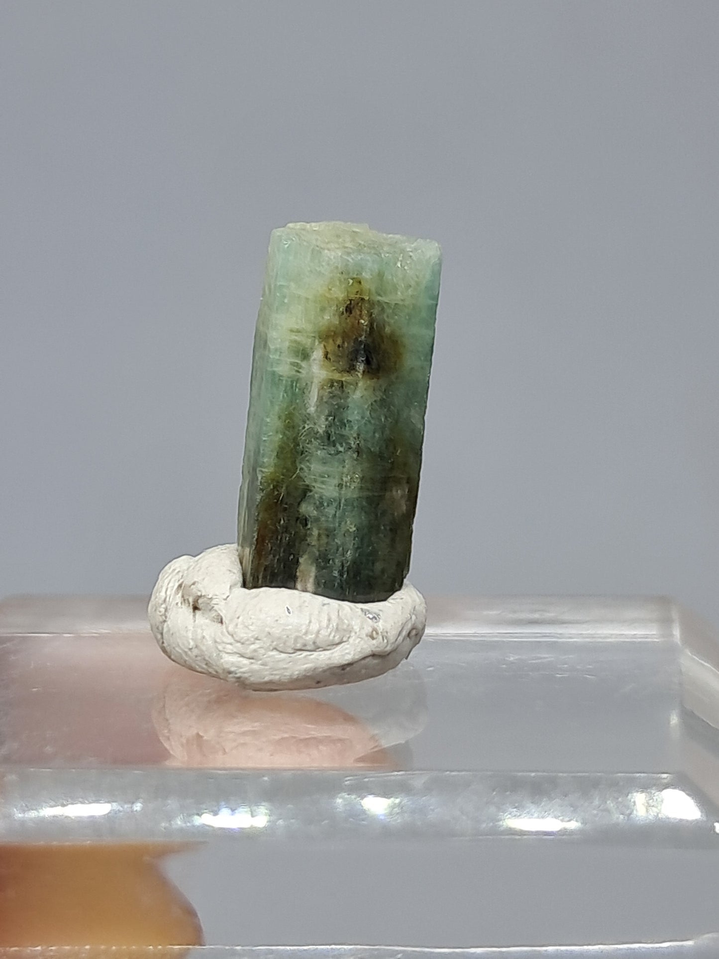 Aguamarina (Karur) Cristal hexagonal en bruto | Ejemplar mineral n.° AQM21