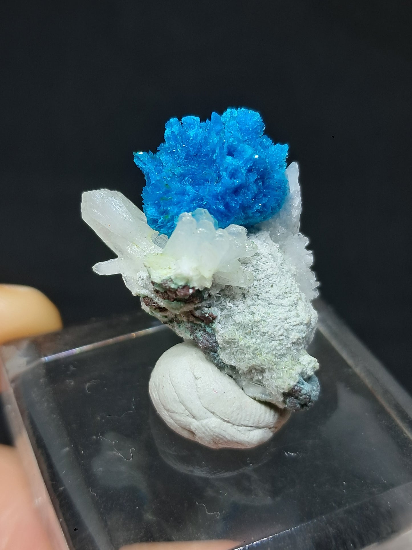 Pentagonita con estilbita sobre matriz de heulandita (wagholi), piedra en bruto | Cristal natural | Ejemplar mineral raro n.° CV27
