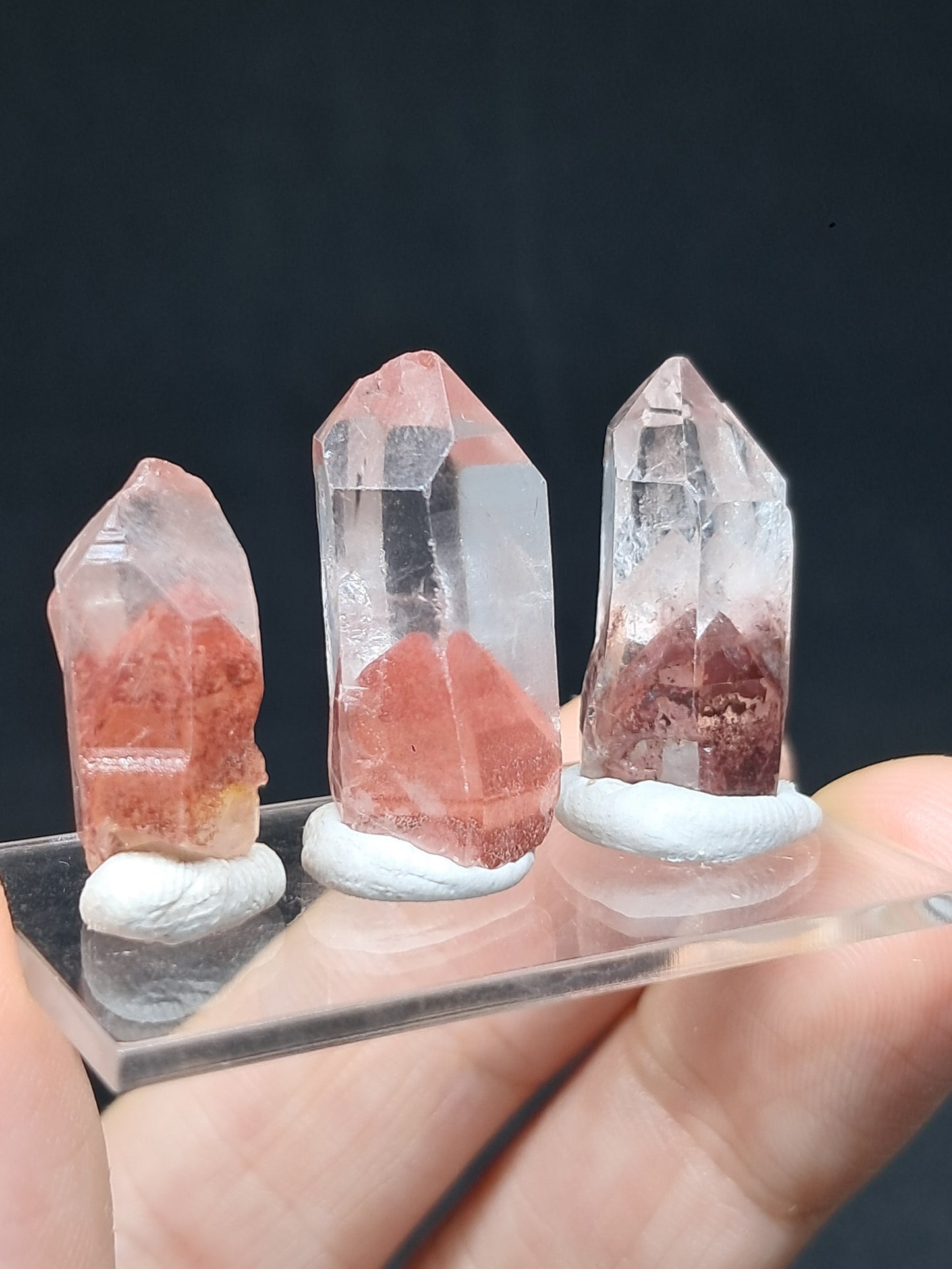 Juego de 3 puntas de cristal natural de cuarzo fantasma de hematita (Telangana) | Ejemplar mineral n.° HPQ11