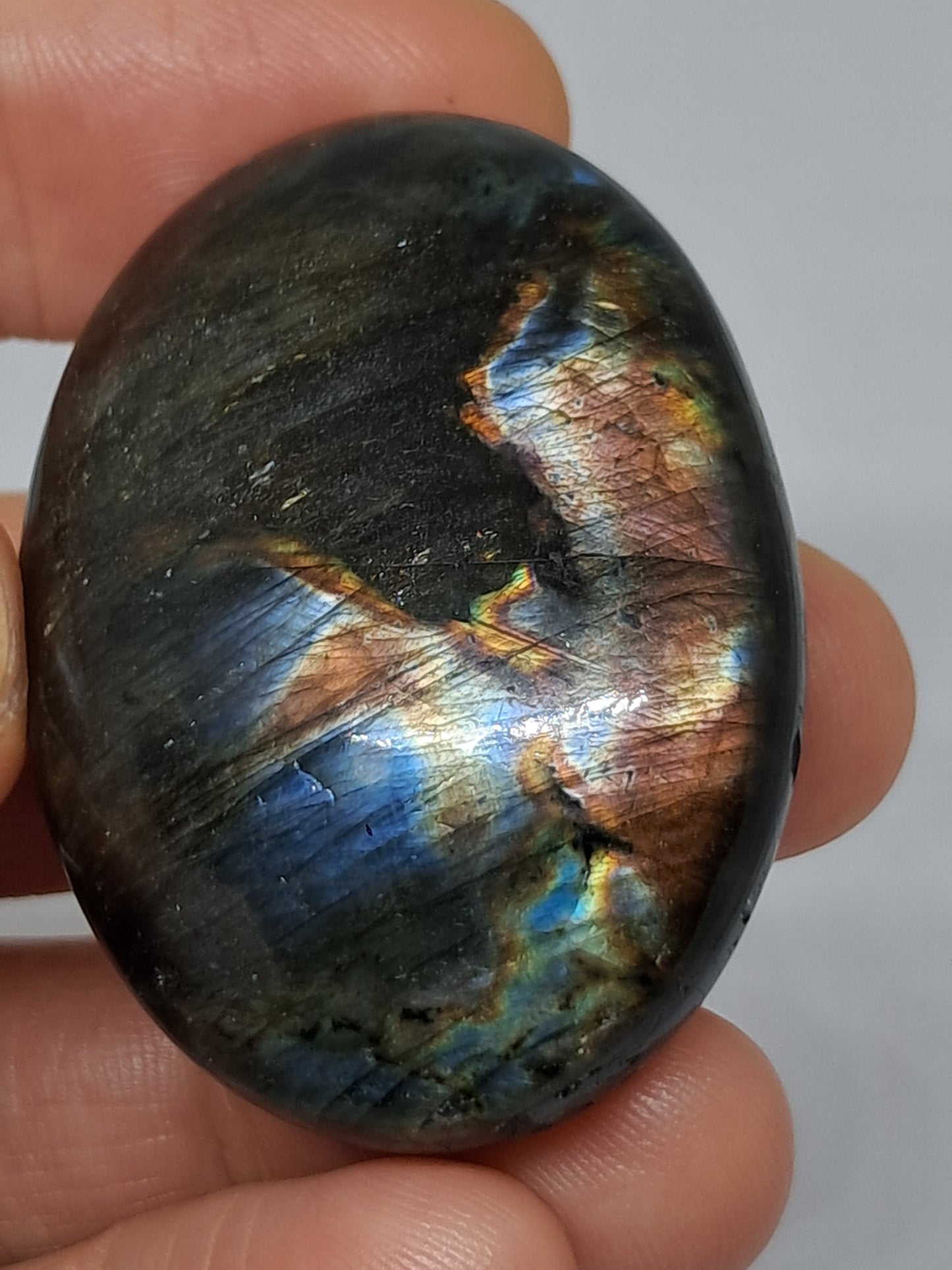 Labradorite Palmstone | Natural Polished Crystal Stone | Blue, Yellow, Pink Flash | Good Iridiscence #LB1