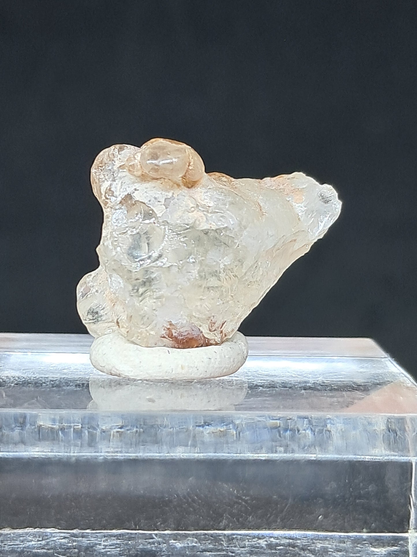 Ópalo hialita (México), piedra cristalina en bruto reactiva a los rayos UV | Ejemplar mineral n.° OH10