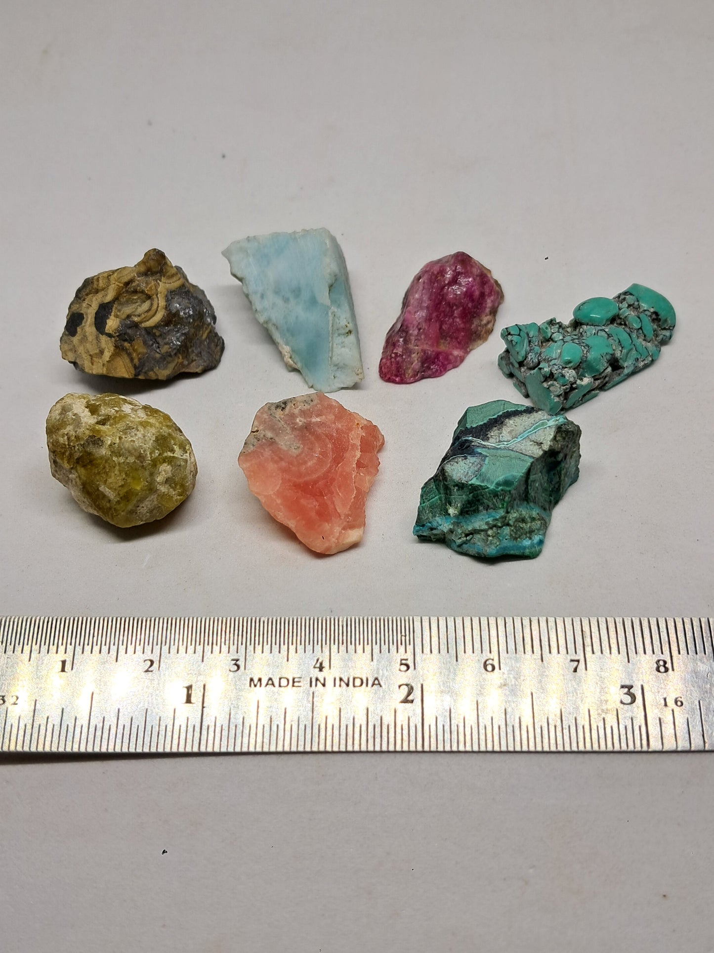 Set de 7 pequeños cristales crudos (piedra natural no preciosa) #RCS13