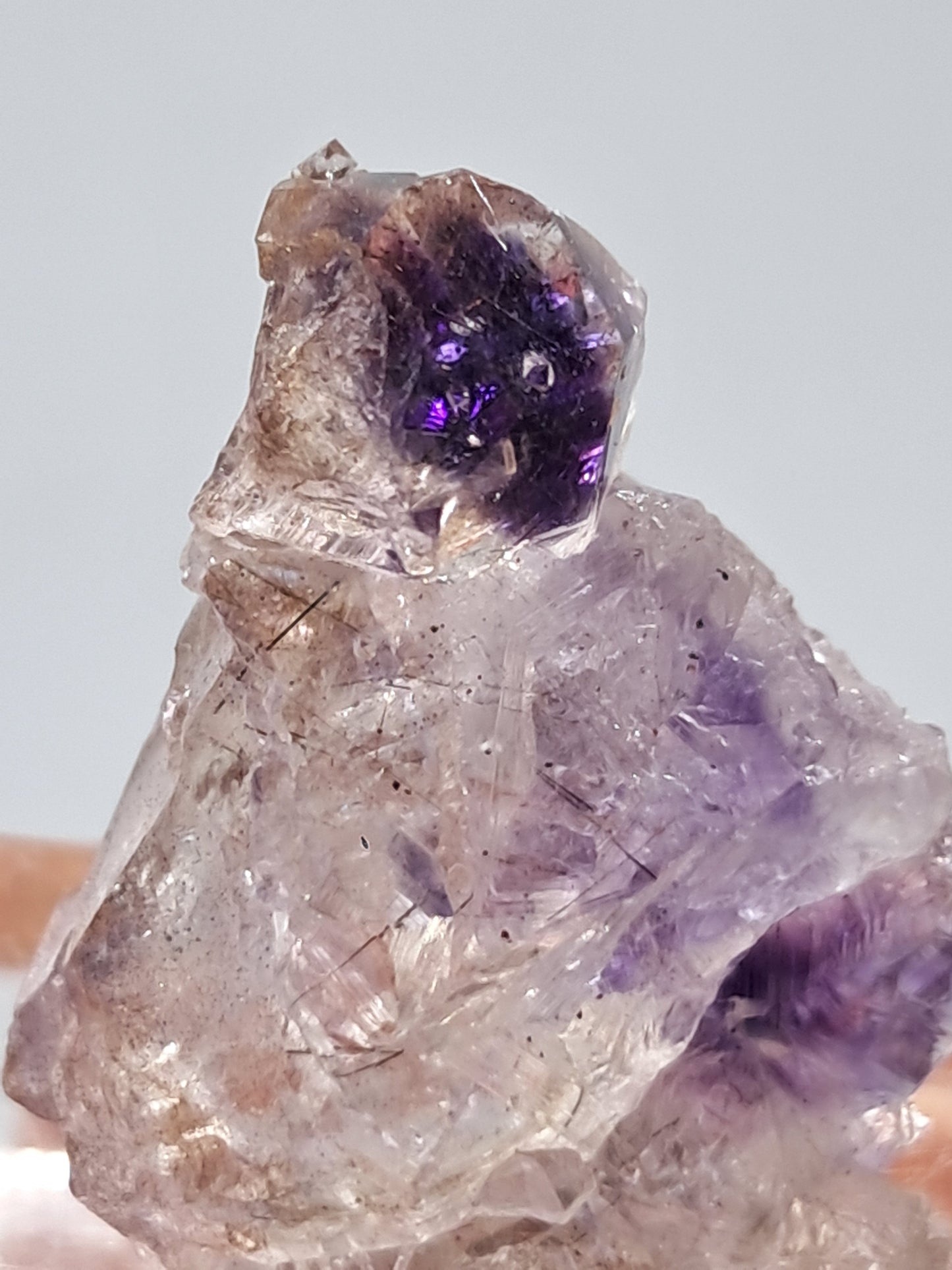 Cristal de amatista "Super Seven" (Karur) | Cúmulo de cuarzo | Piedra natural | Ejemplar mineral n.° KA95