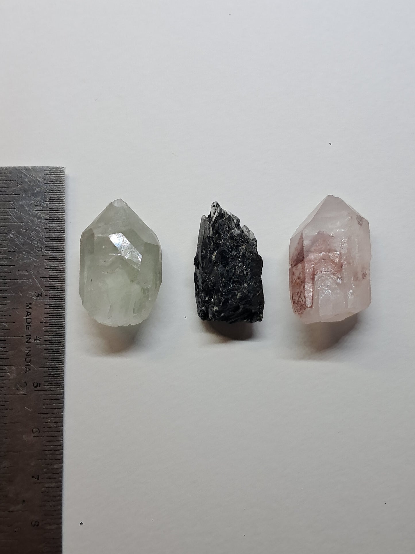 Juego de 3 puntas de cuarzo: clorita, turmalina y hematita fantasma | Cristales en bruto | Piedras en bruto #RCS17