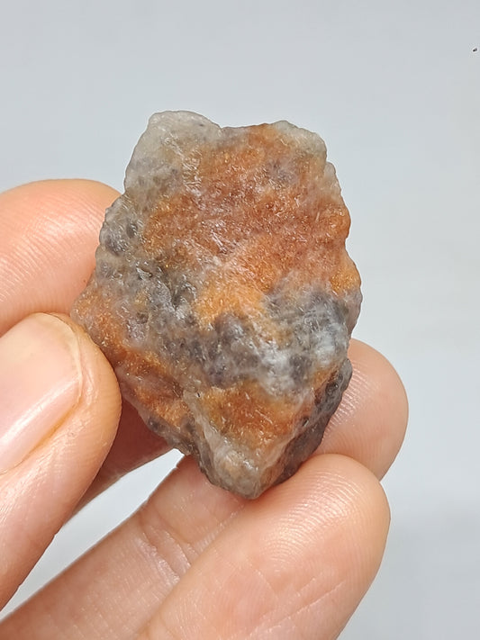 Piedra solar con iolita (Tamil Nadu) en bruto | Cristal natural | Ejemplar mineral n.° SI11