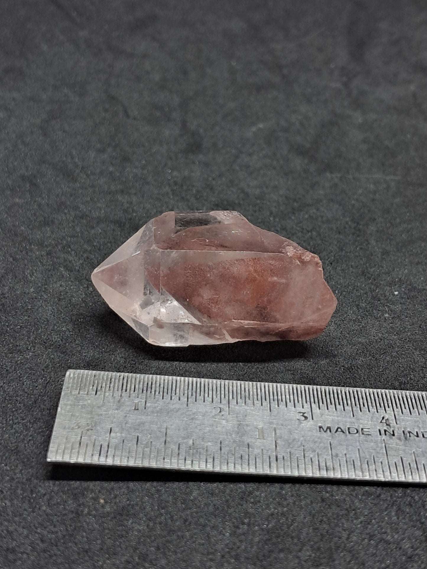 Punta de cristal natural de cuarzo fantasma hematita (Telangana) | Ejemplar mineral n.° HPQ35