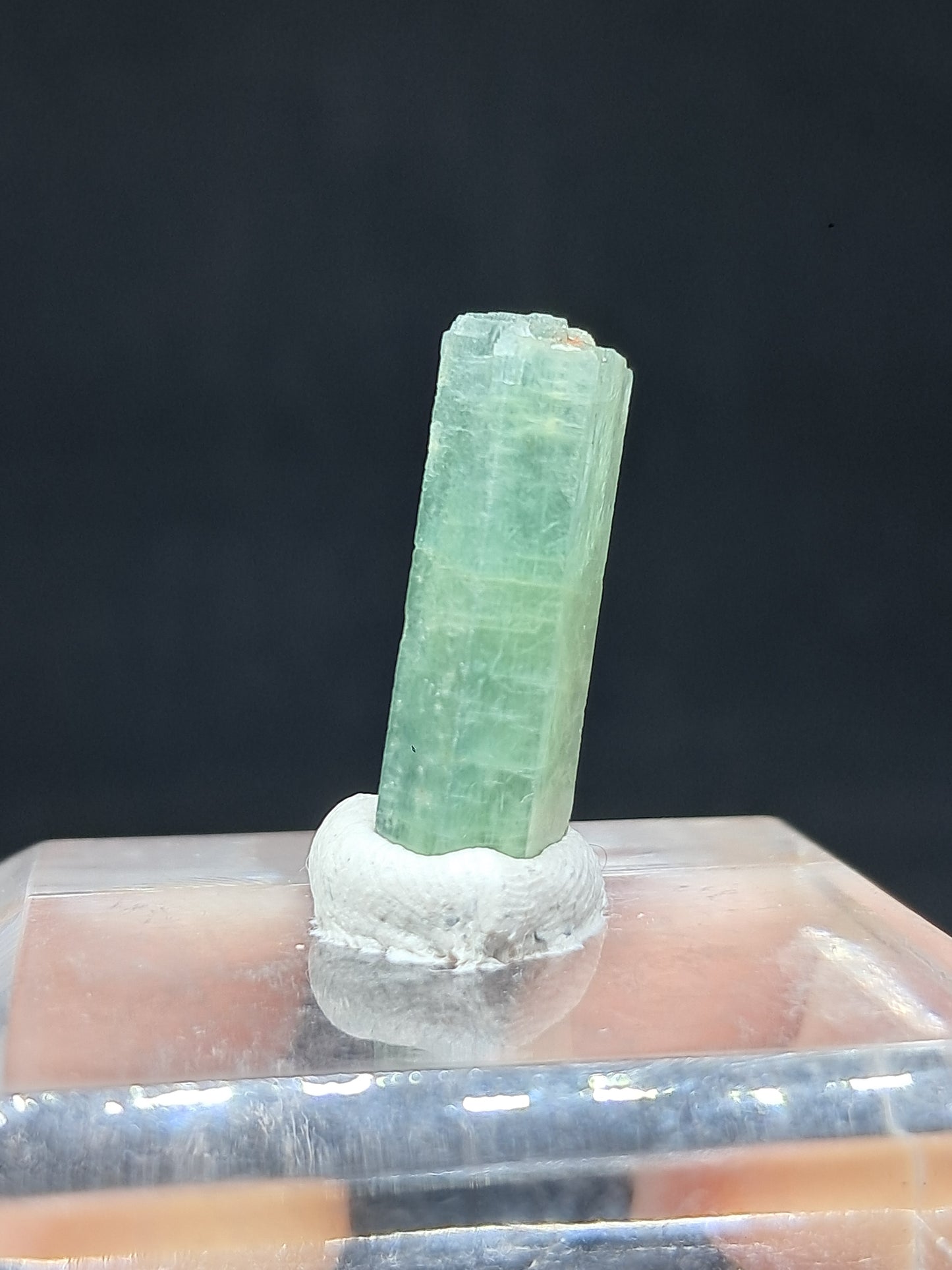 Aguamarina (Karur) Cristal hexagonal en bruto | Ejemplar mineral n.° AQM23