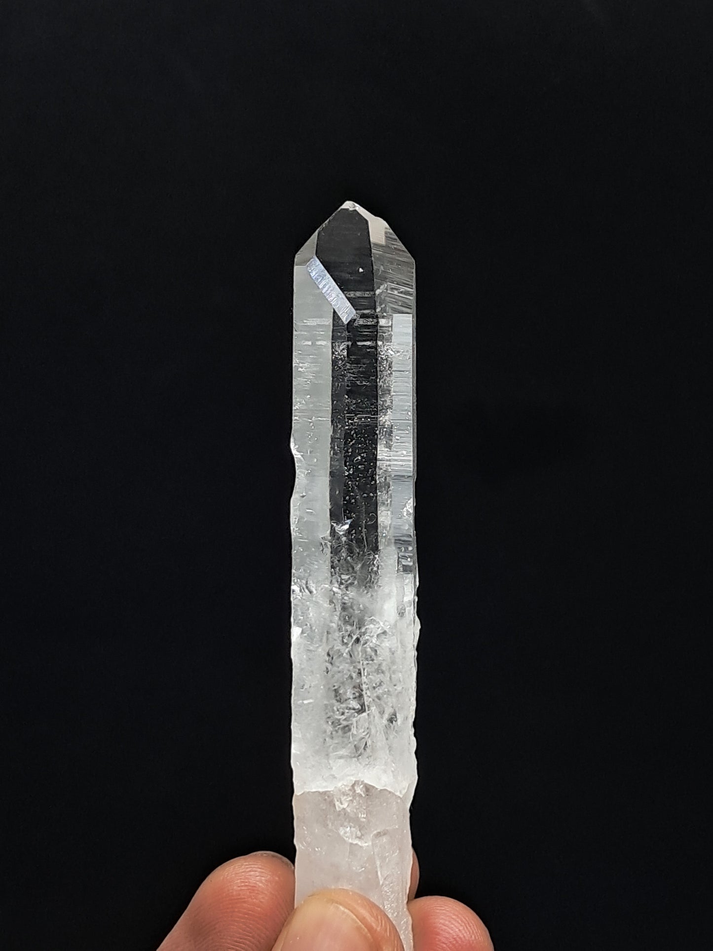 Cristal de cuarzo láser transparente (Santander, Colombia) Punta natural | Ejemplar mineral n.° COQ35