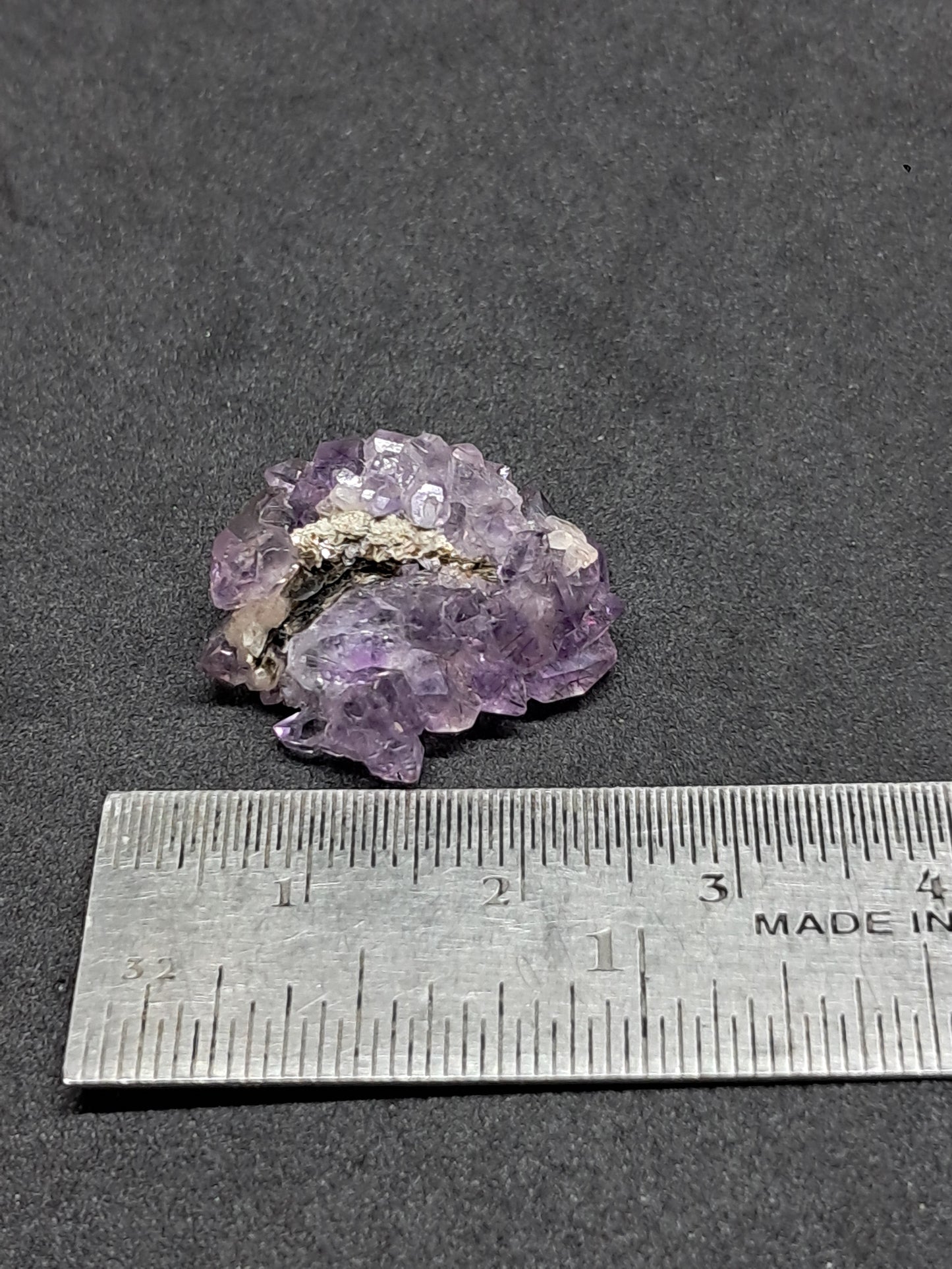 Amatista brillante con inclusiones "Super Seven" y mica (Karur) | Cristal en bruto | Piedra natural | Ejemplar mineral n.° KA153