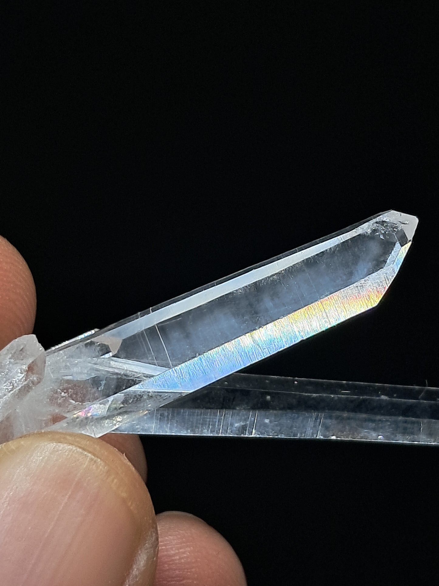 Cuarzo láser intersecante (Santander, Colombia), punta transparente natural | Ejemplar mineral n.° COQ1